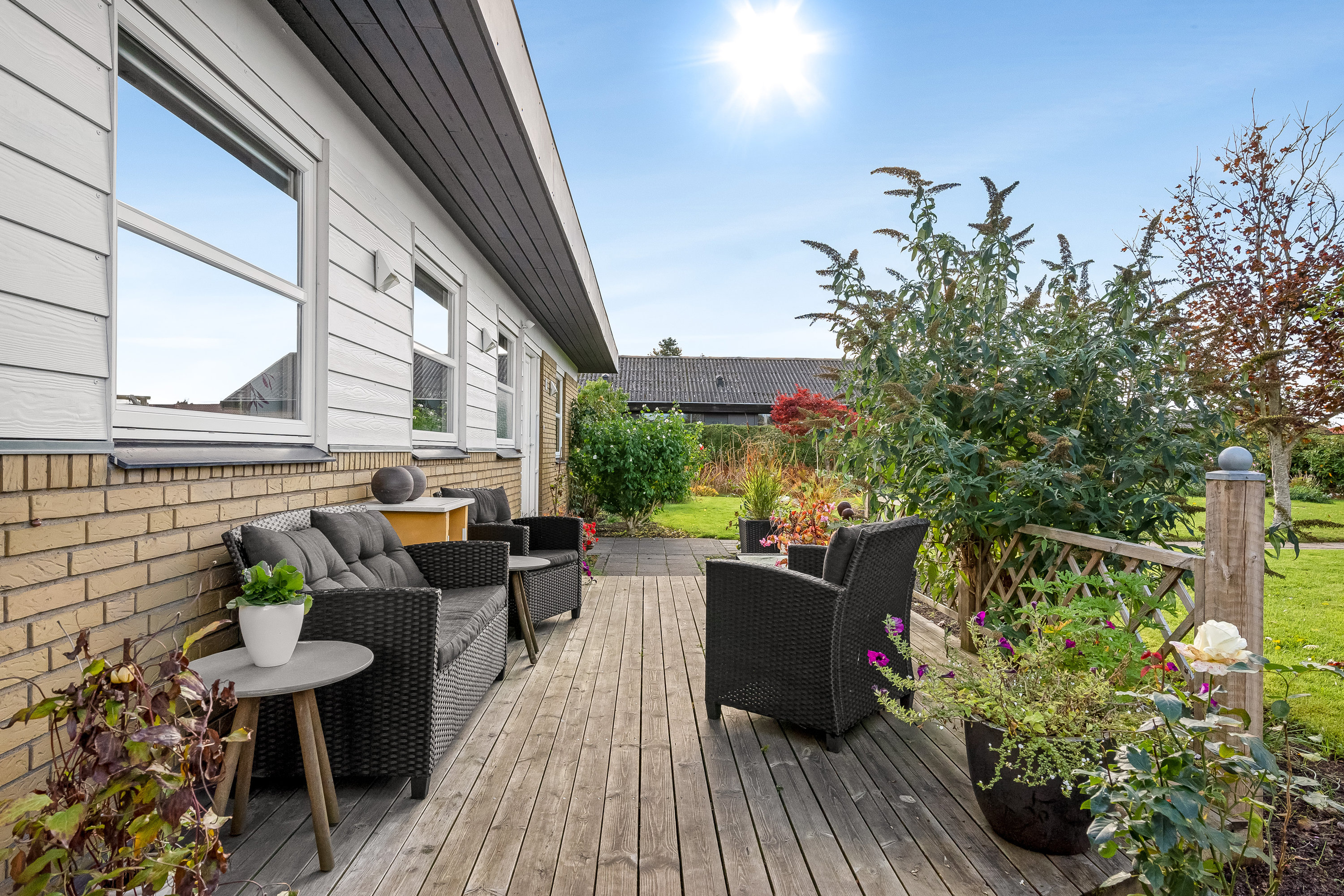 Fremhævet terrasse billede i fuldskærmstilstand. Billede af Majsvænget 19, 7500 Holstebro