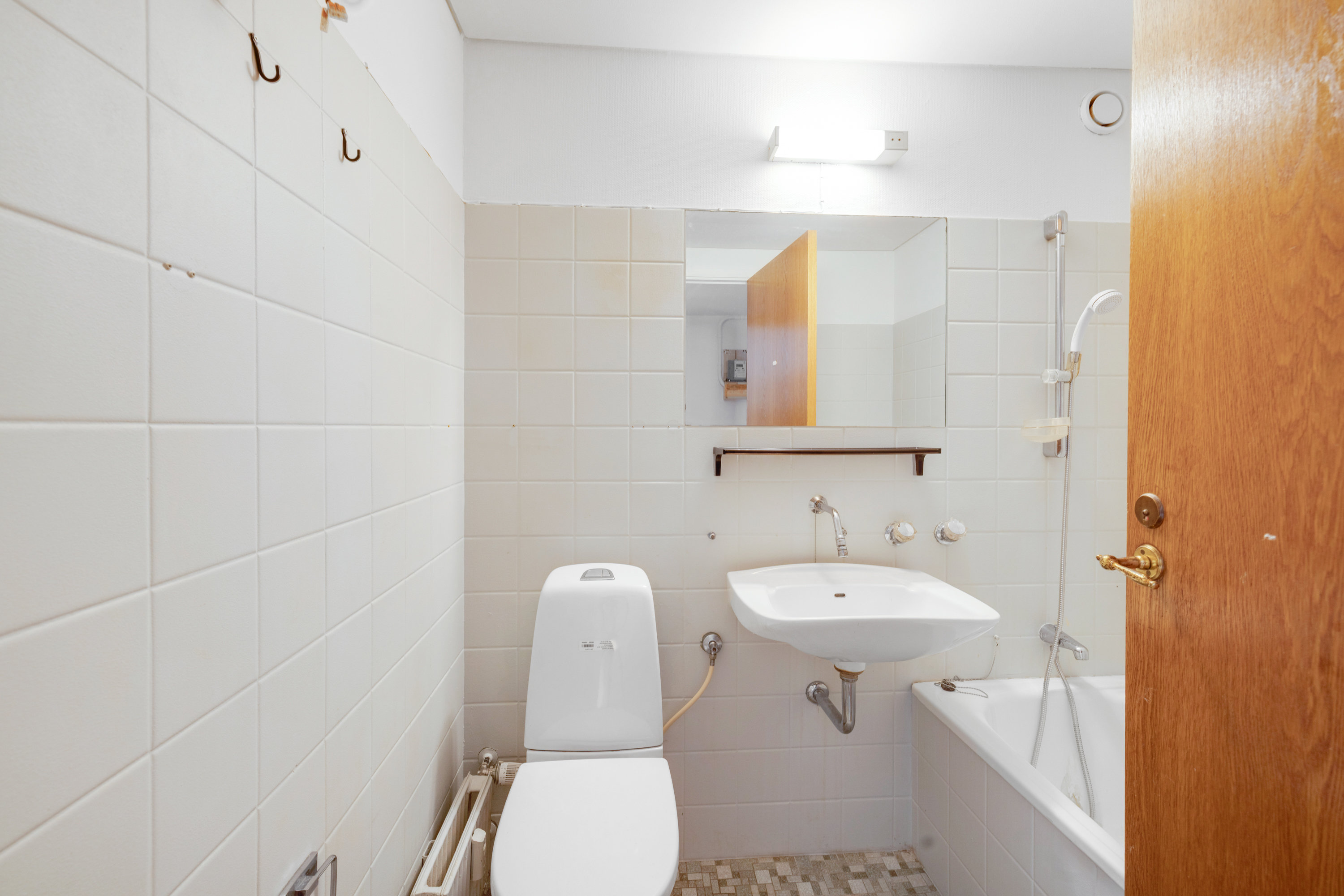 Fremhævet toilet billede i fuldskærmstilstand. Billede af Gildbrovej 55, st. 122., 2635 Ishøj