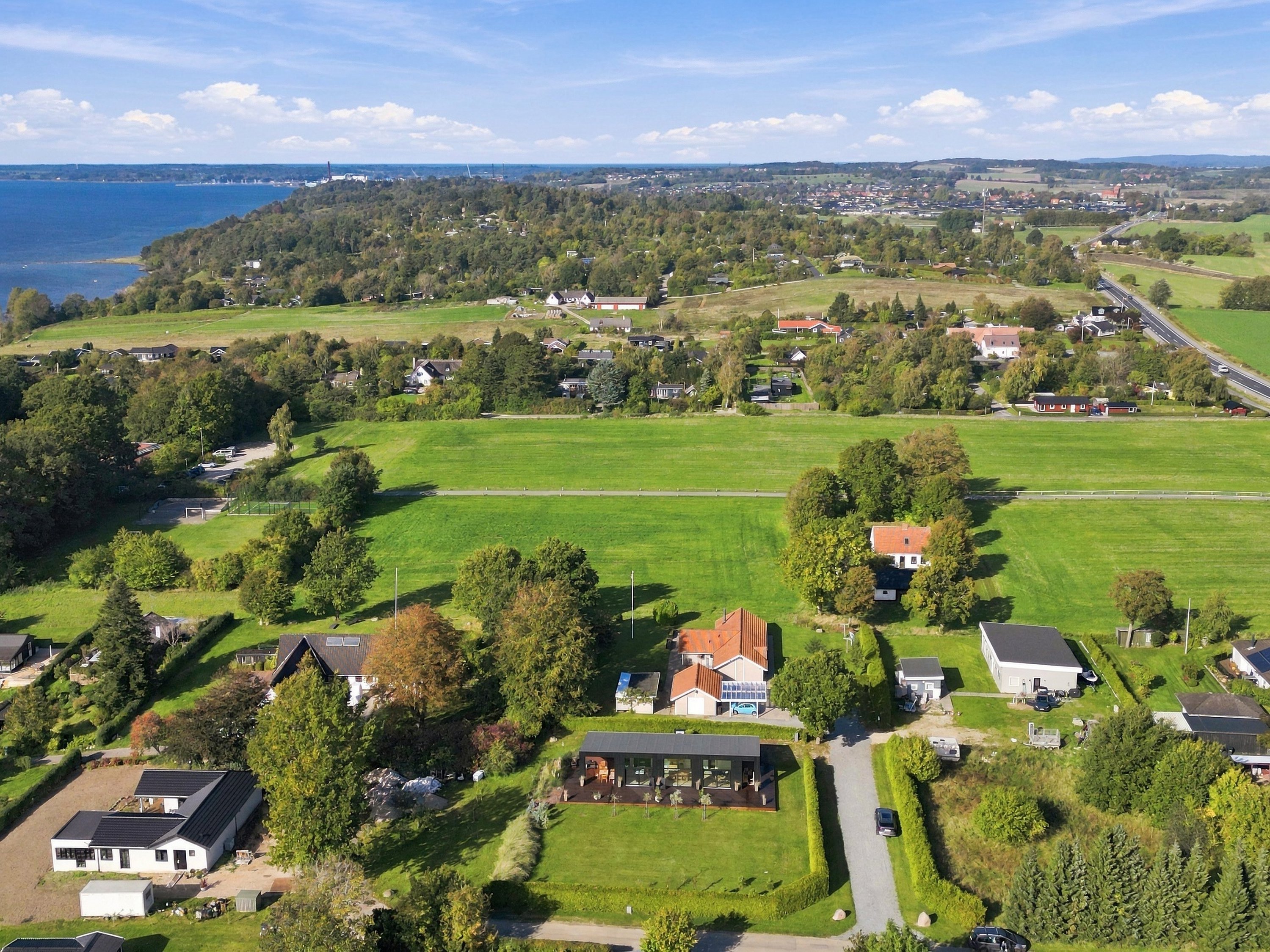 Fremhævet luftfoto billede i fuldskærmstilstand. Billede af Kildebakkerne 24, 3310 Ølsted