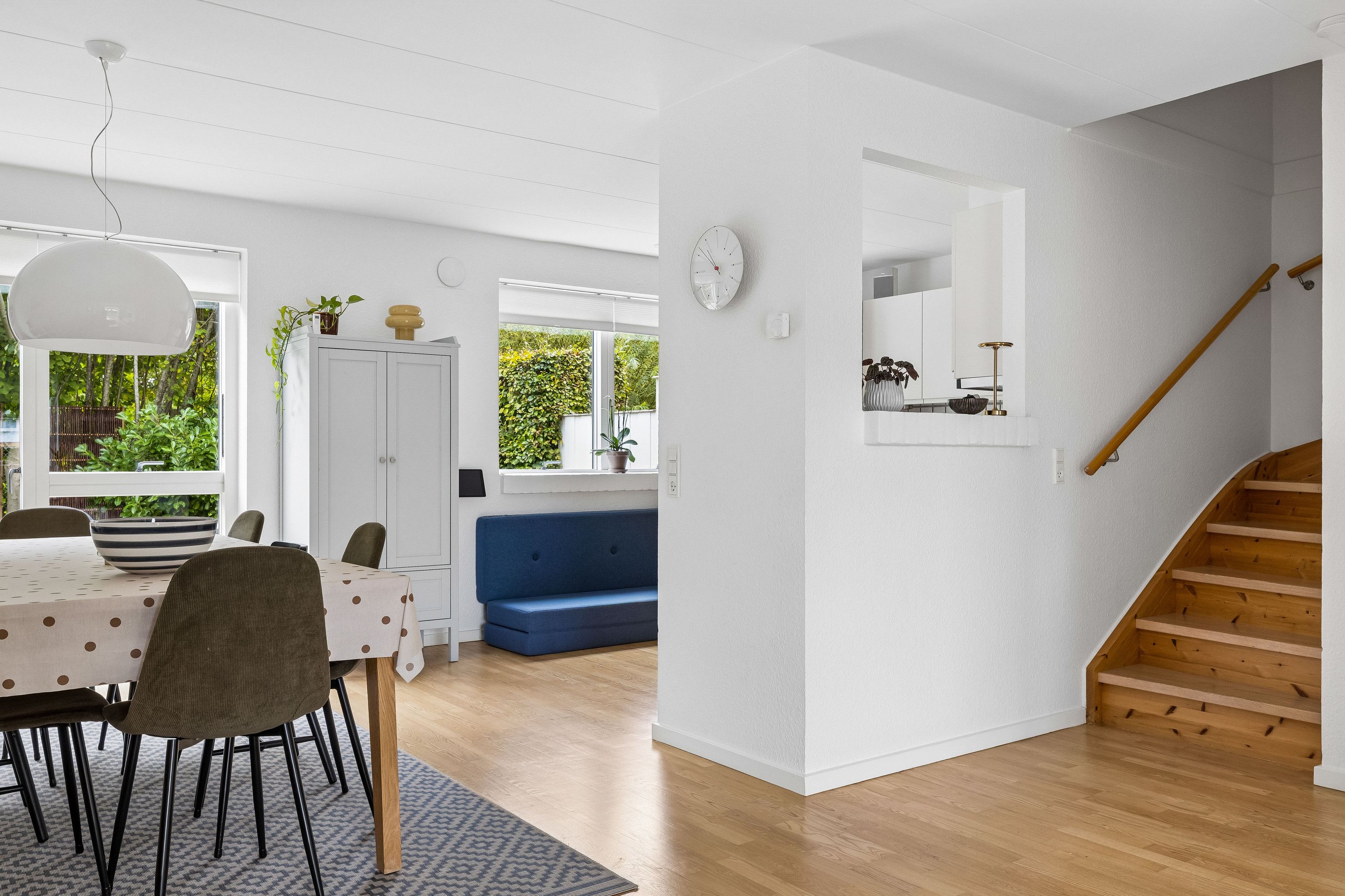 Fremhævet stue billede i fuldskærmstilstand. Billede af Lundsgårds Vænge 27, Villestofte, 5210 Odense NV