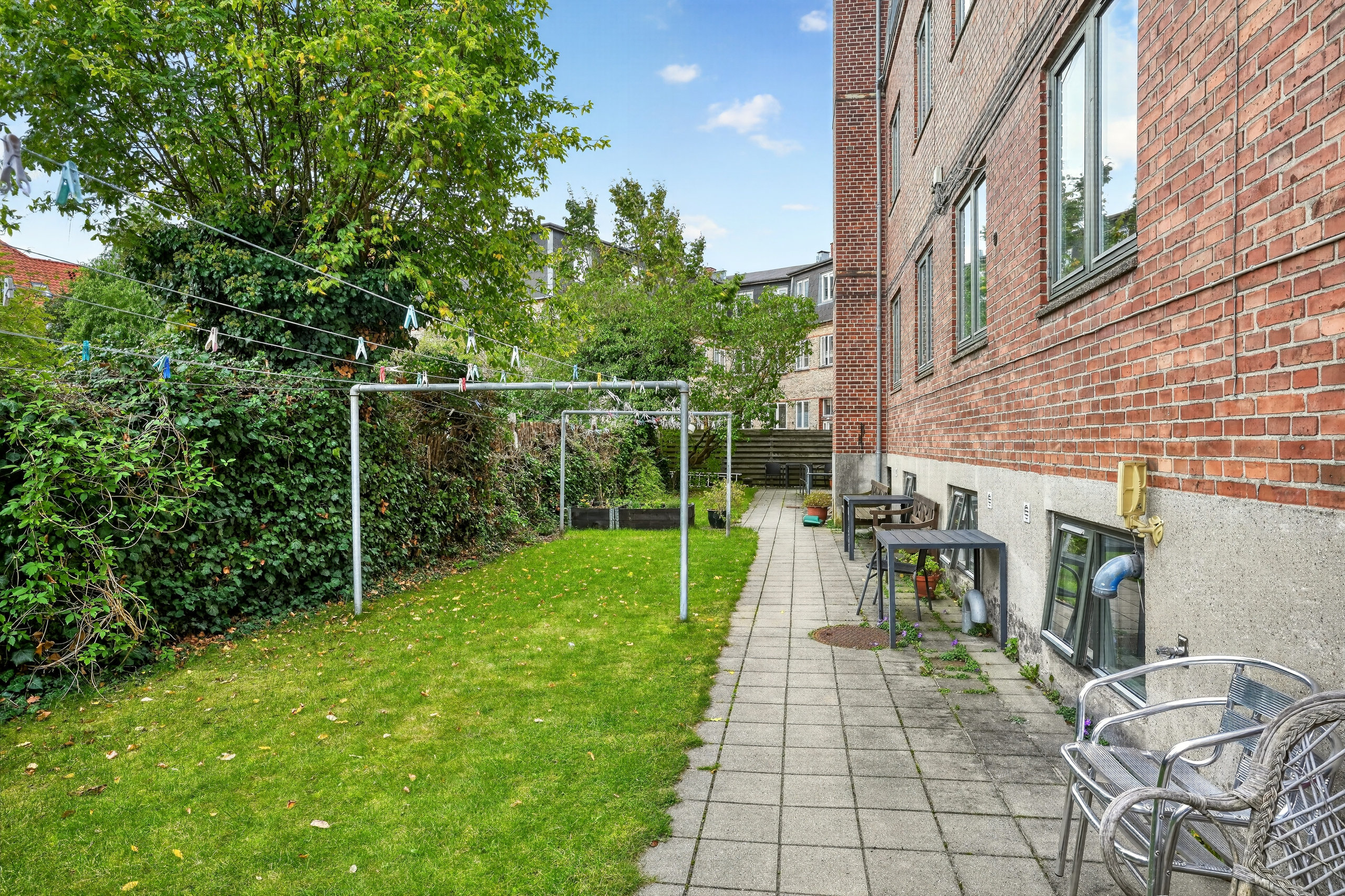 Fremhævet gårdmiljø billede i fuldskærmstilstand. Billede af Langagervej 13C, 2. tv., 2500 Valby