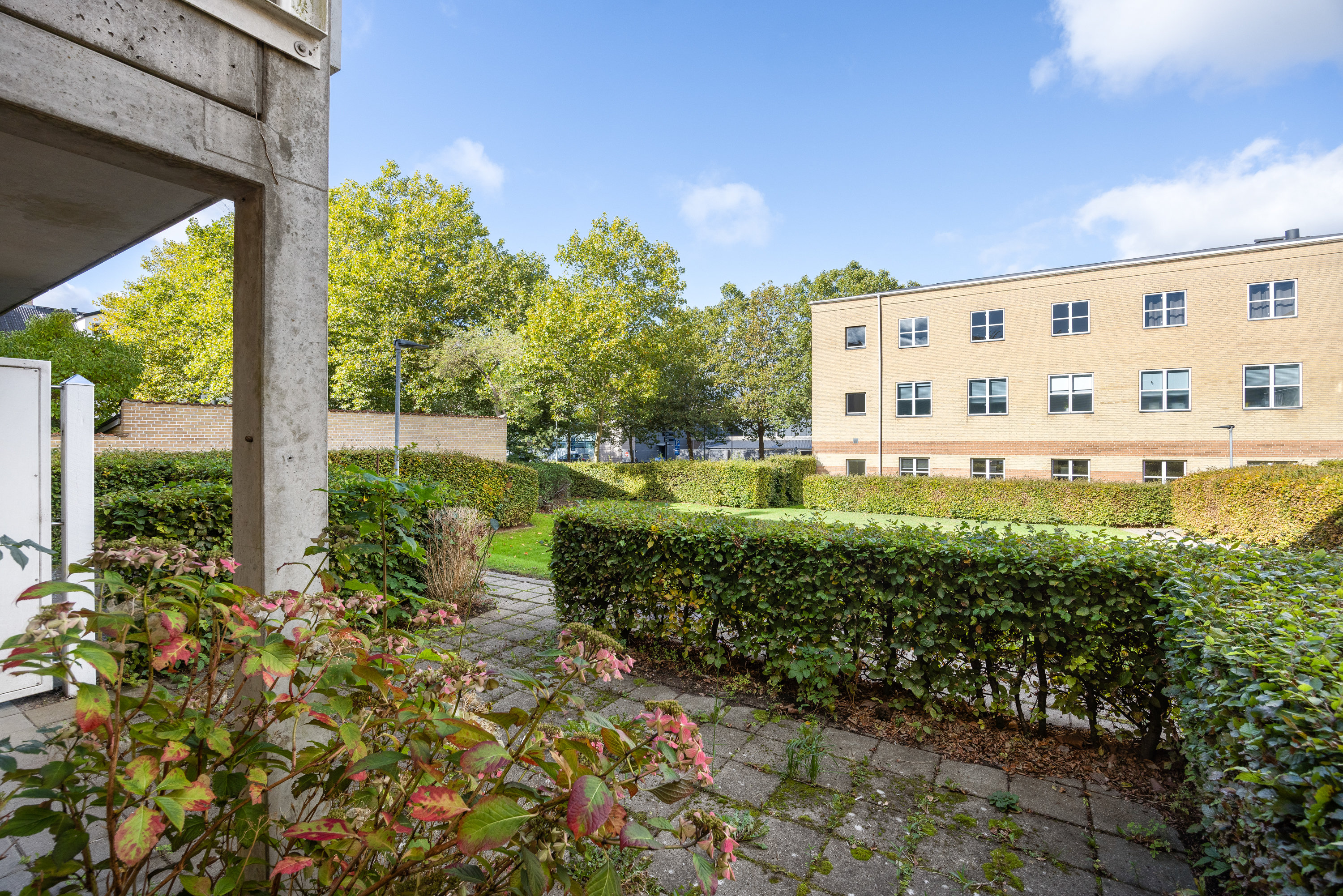 Fremhævet facade billede i fuldskærmstilstand. Billede af Nørgaardsvej 16B, st. th., 2800 Kongens Lyngby