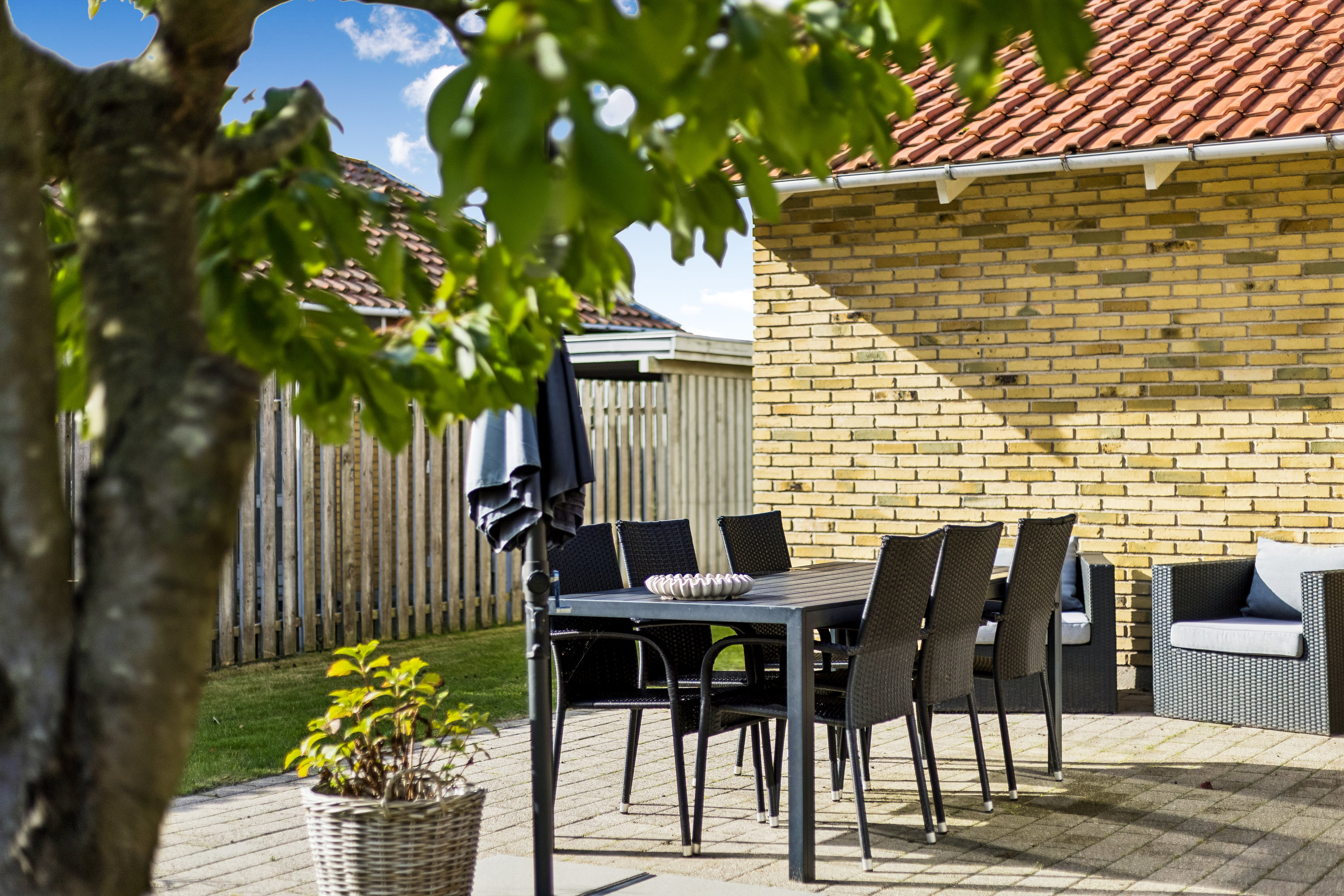 Fremhævet terrasse billede i fuldskærmstilstand. Billede af Hjertegræsvej 8, Slukefter, 5210 Odense NV