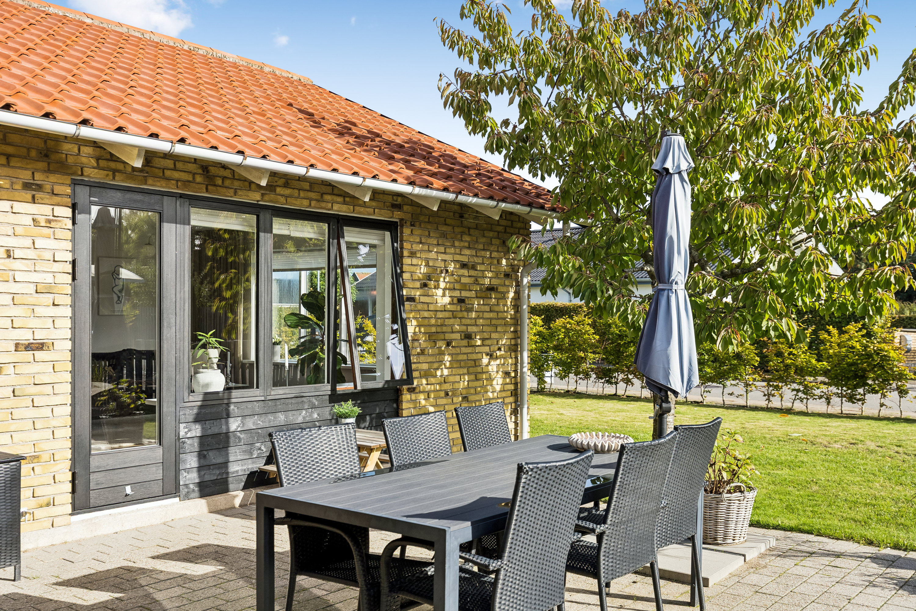 Fremhævet terrasse billede i fuldskærmstilstand. Billede af Hjertegræsvej 8, Slukefter, 5210 Odense NV