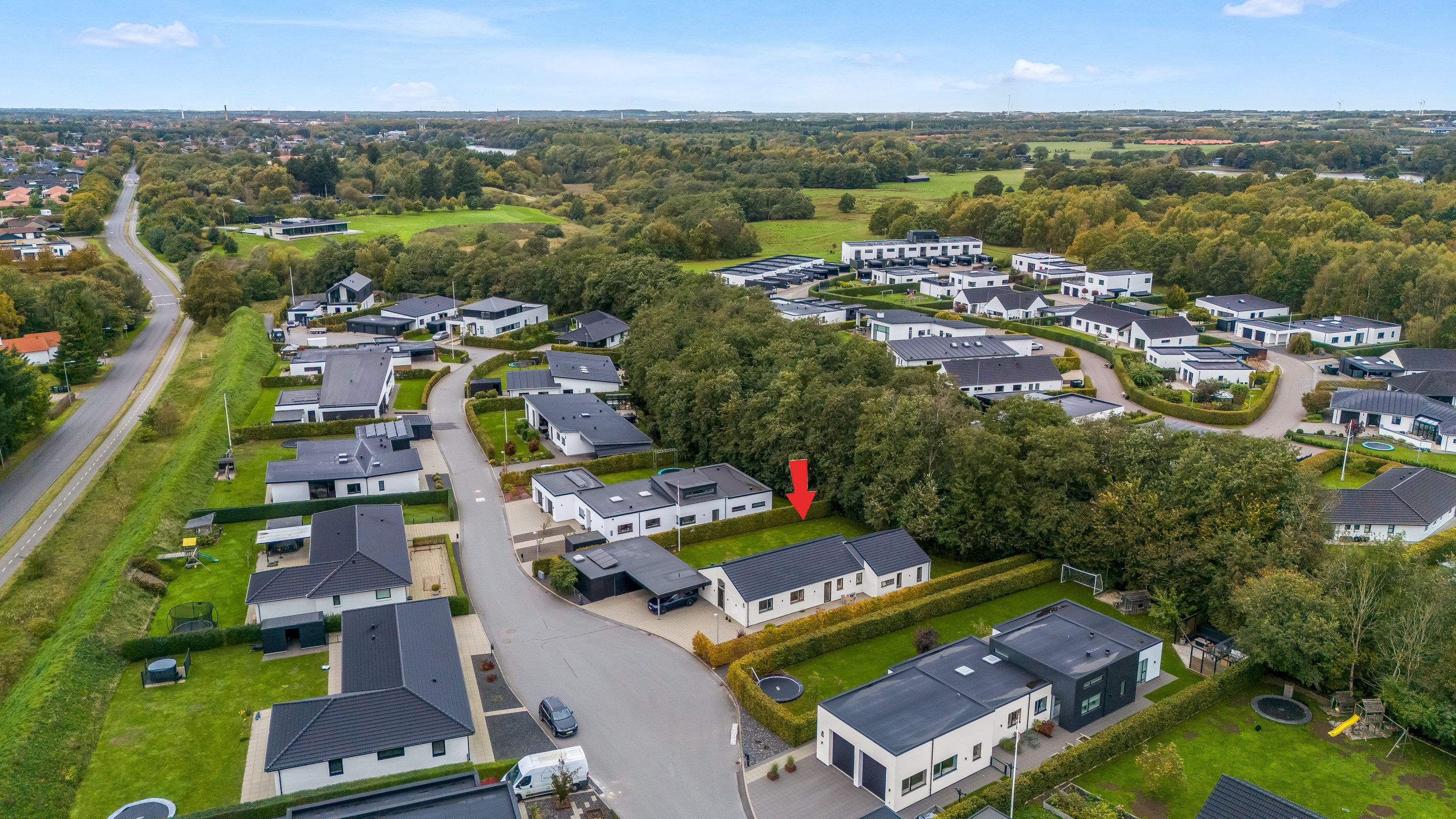 Fremhævet luftfoto billede i fuldskærmstilstand. Billede af Tingagerparken 6, Mejdal, 7500 Holstebro