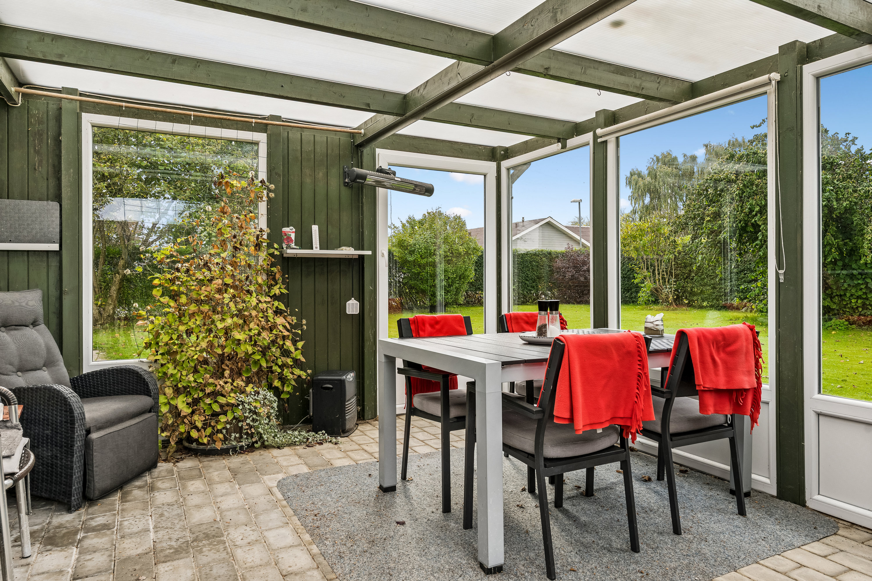 Fremhævet overdækket terrasse billede i fuldskærmstilstand. Billede af Kærvænget 10, Gl Sole, 8722 Hedensted