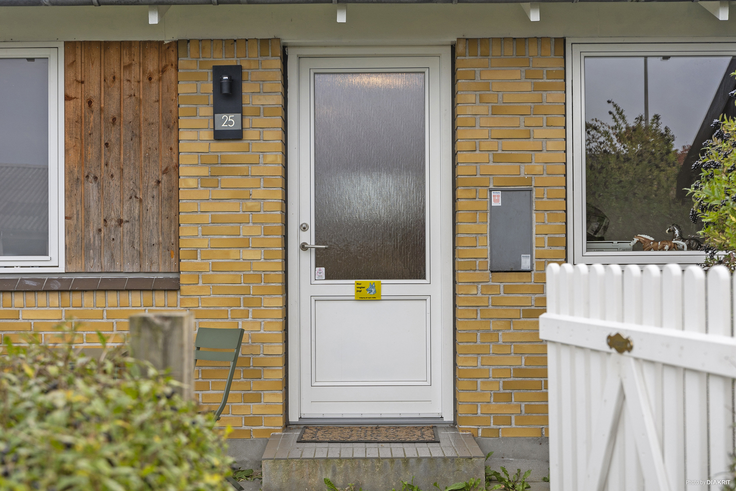 Fremhævet entré billede i fuldskærmstilstand. Billede af Riisagervej 25, 4600 Køge