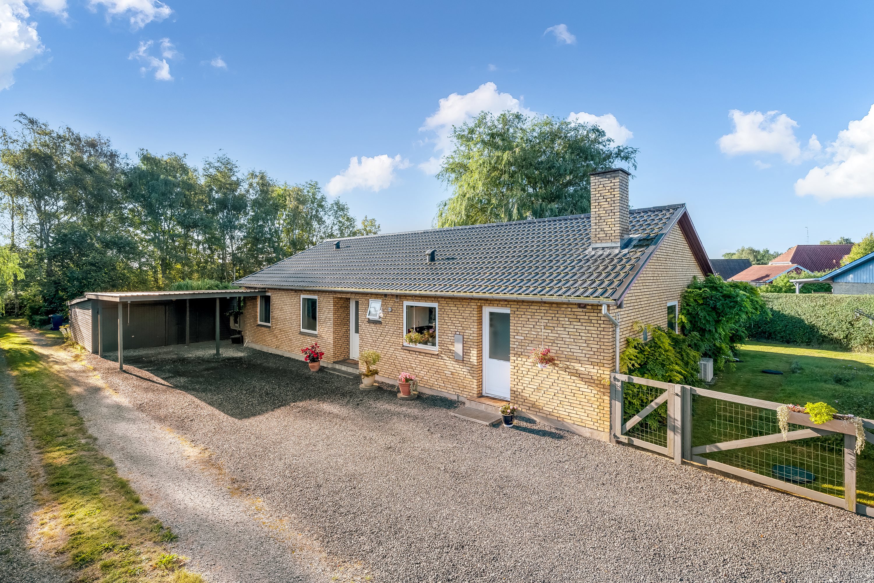 Fremhævet mastefoto billede i fuldskærmstilstand. Billede af Møllevænget 13, 4913 Horslunde