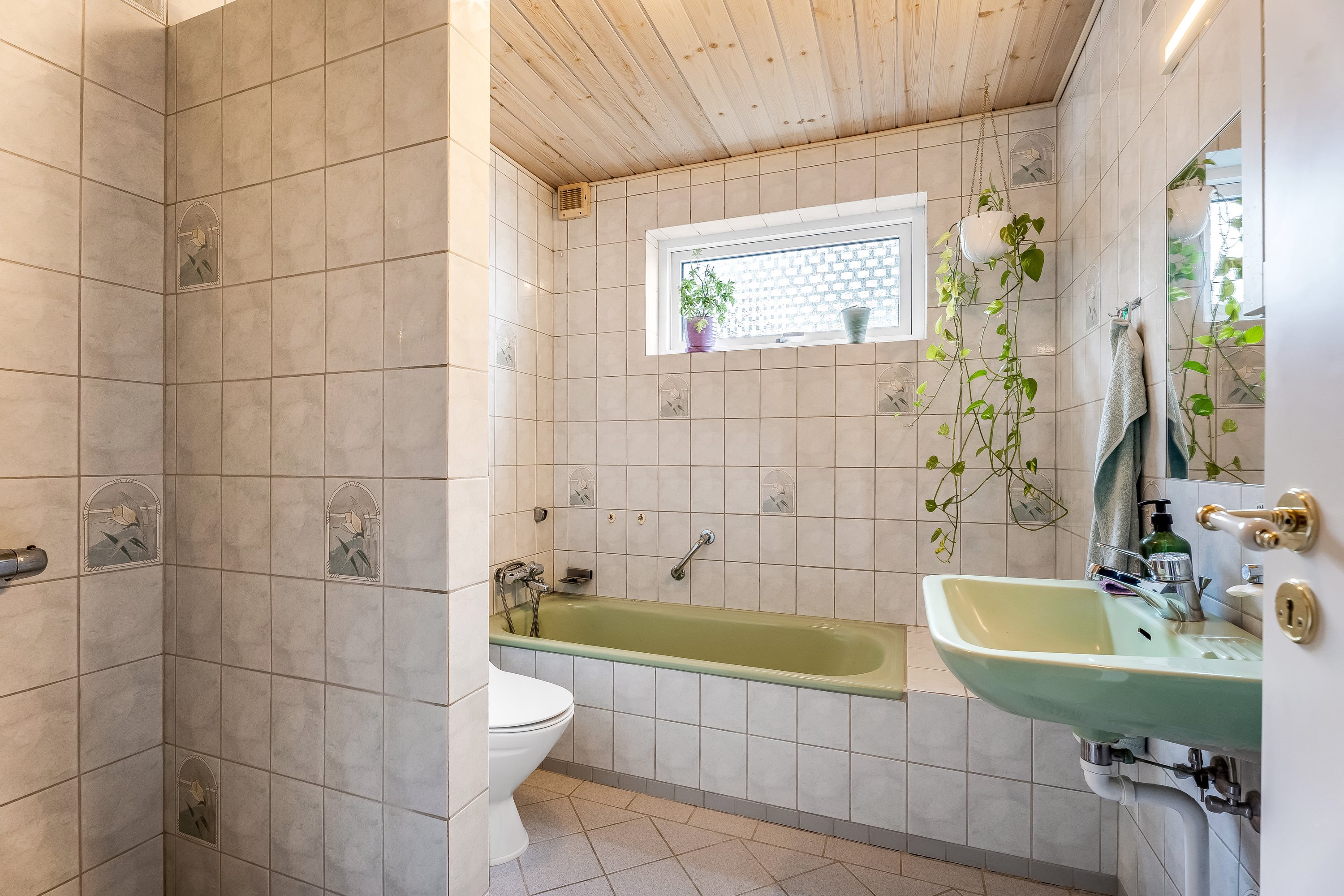 Fremhævet badeværelse billede i fuldskærmstilstand. Billede af Møllevænget 13, 4913 Horslunde