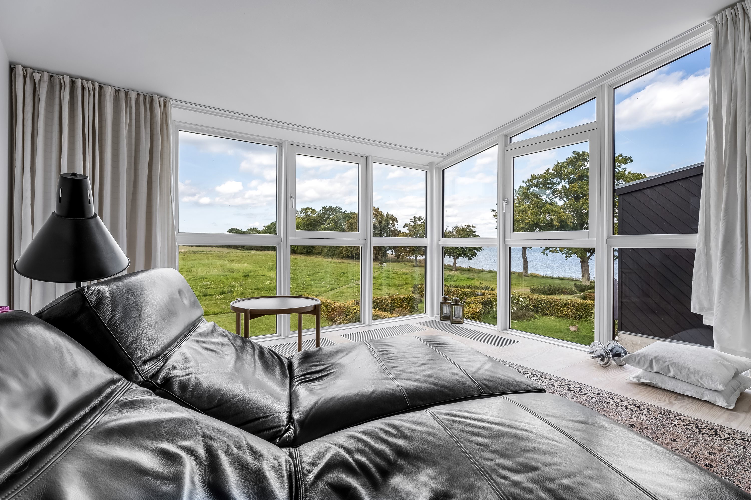 Fremhævet stue billede i fuldskærmstilstand. Billede af Gåbense Strandvej 61G, 4840 Nørre Alslev