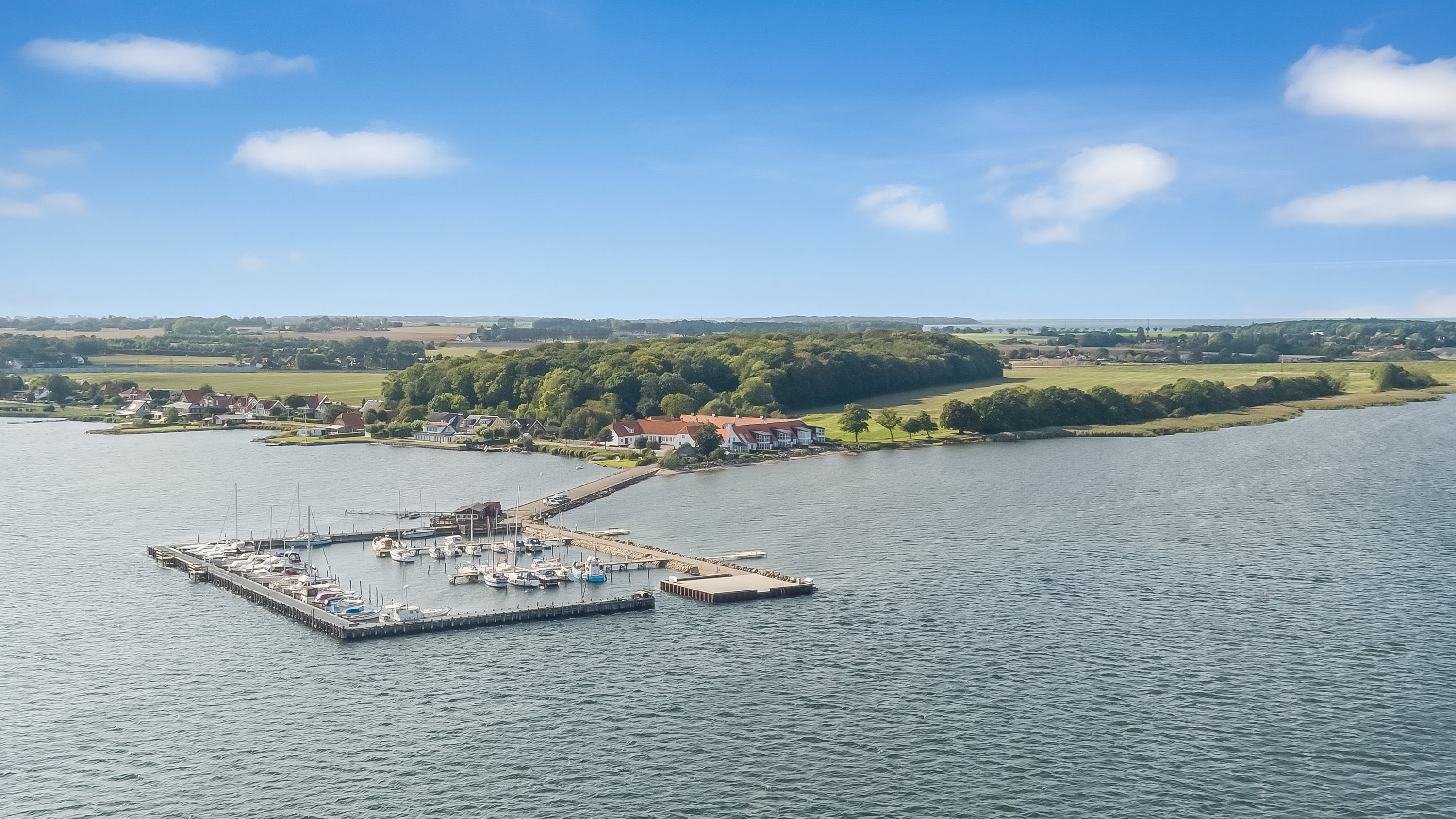 Fremhævet luftfoto billede i fuldskærmstilstand. Billede af Gåbense Strandvej 61G, 4840 Nørre Alslev