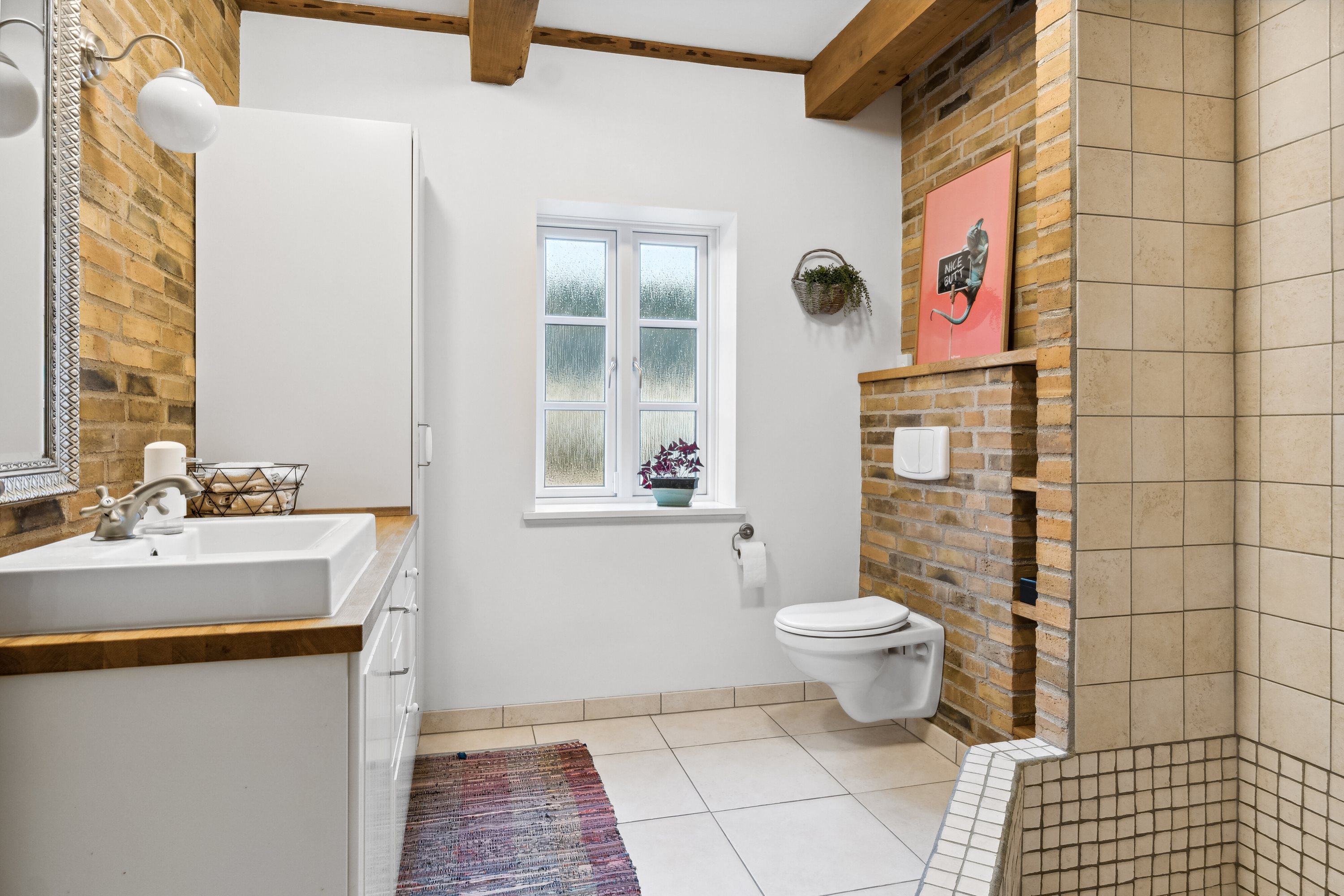 Fremhævet badeværelse billede i fuldskærmstilstand. Billede af Gedsteddalen 9, V Hornum, 9640 Farsø