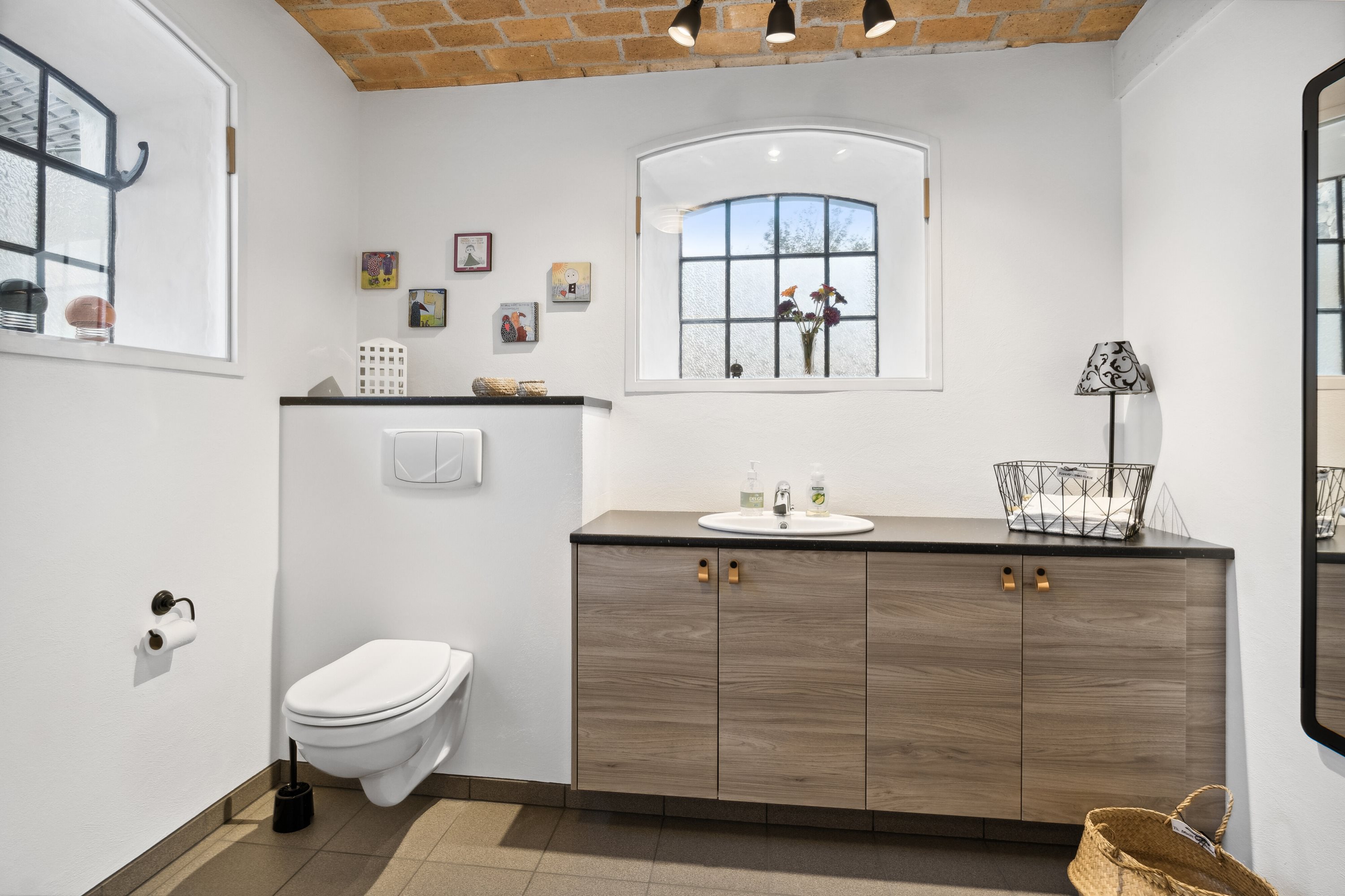 Fremhævet badeværelse billede i fuldskærmstilstand. Billede af Gedsteddalen 9, V Hornum, 9640 Farsø