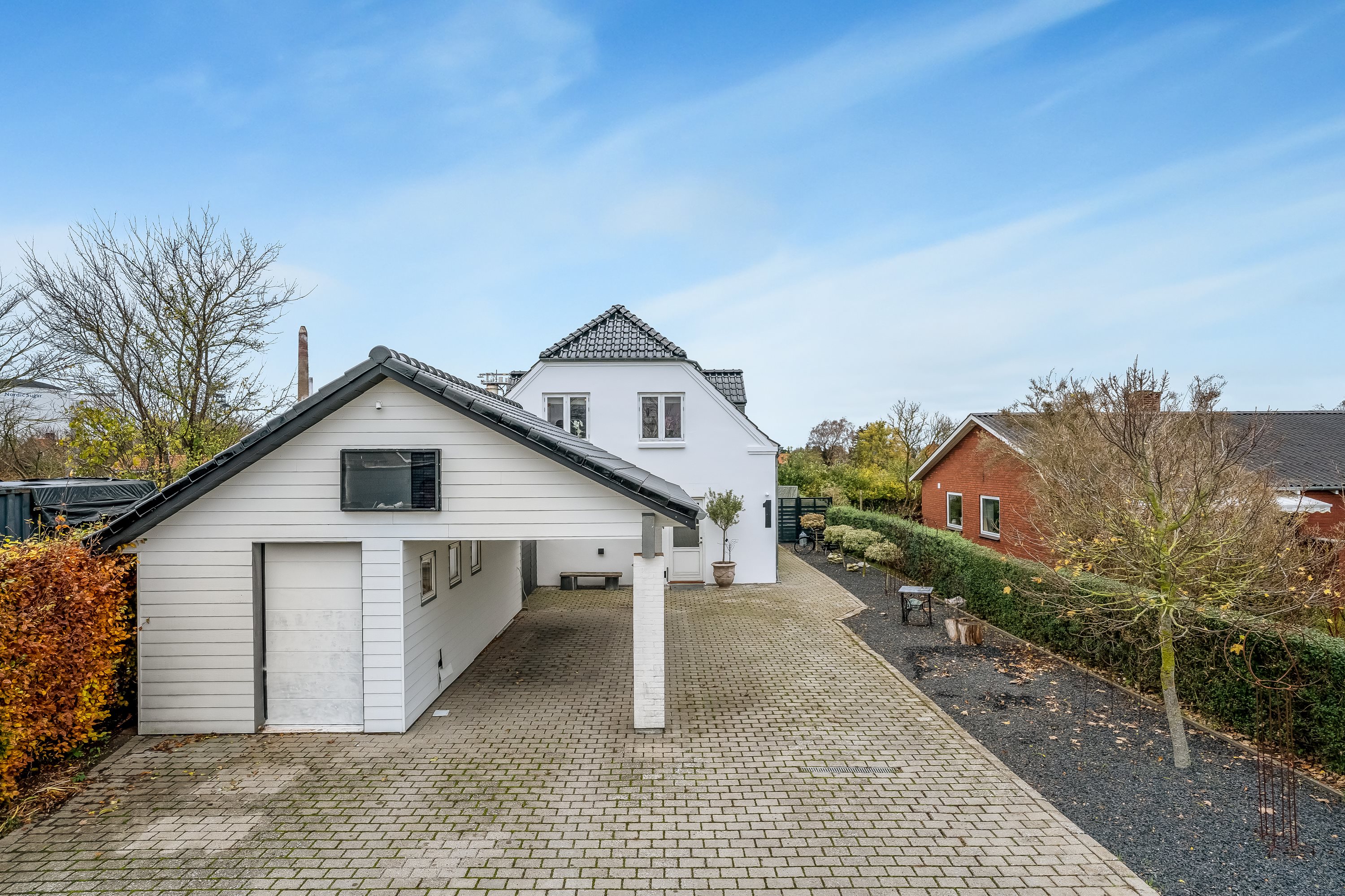 Fremhævet mastefoto billede i fuldskærmstilstand. Billede af Pederstrupvej 1, 4900 Nakskov