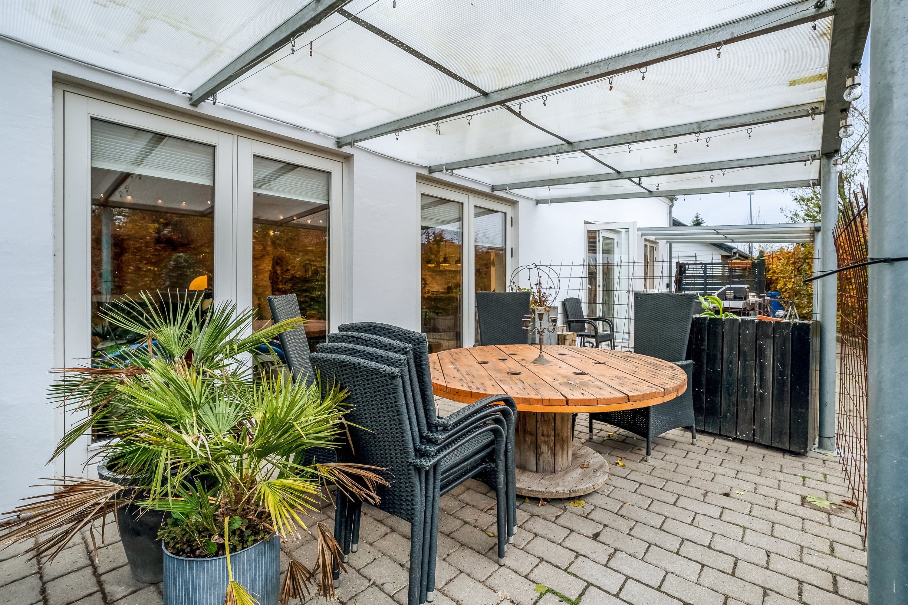 Fremhævet terrasse billede i fuldskærmstilstand. Billede af Pederstrupvej 1, 4900 Nakskov