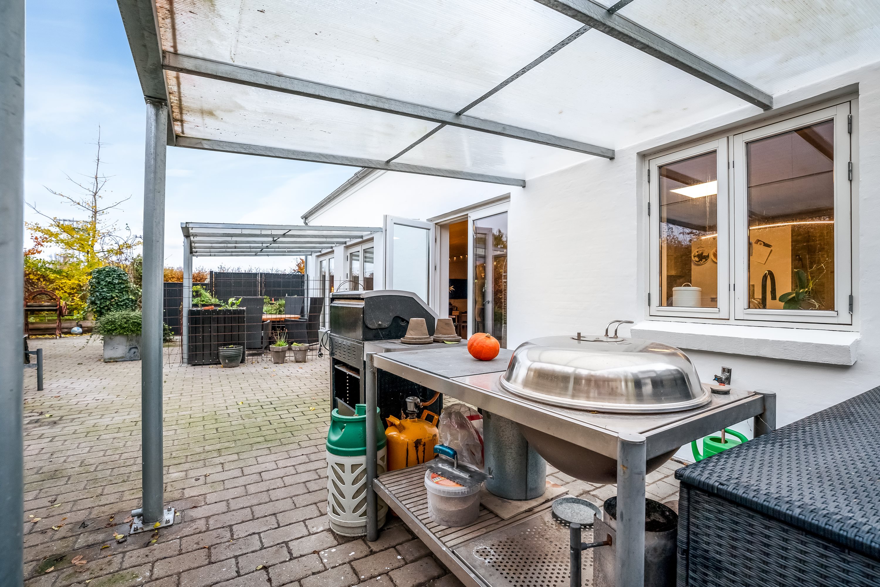 Fremhævet terrasse billede i fuldskærmstilstand. Billede af Pederstrupvej 1, 4900 Nakskov