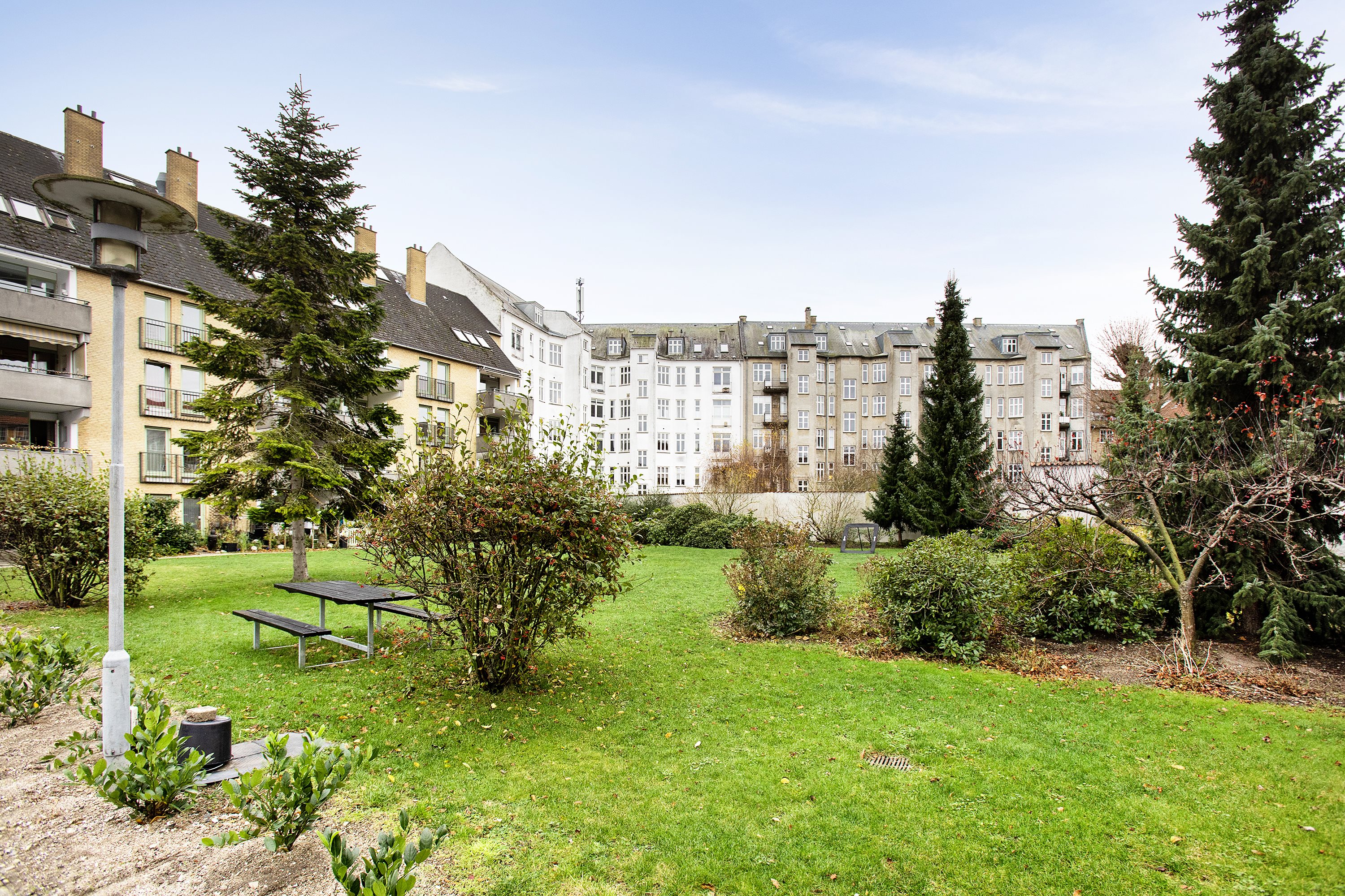 Fremhævet have billede i fuldskærmstilstand. Billede af Strandvejen 211C, st.. th., 2900 Hellerup