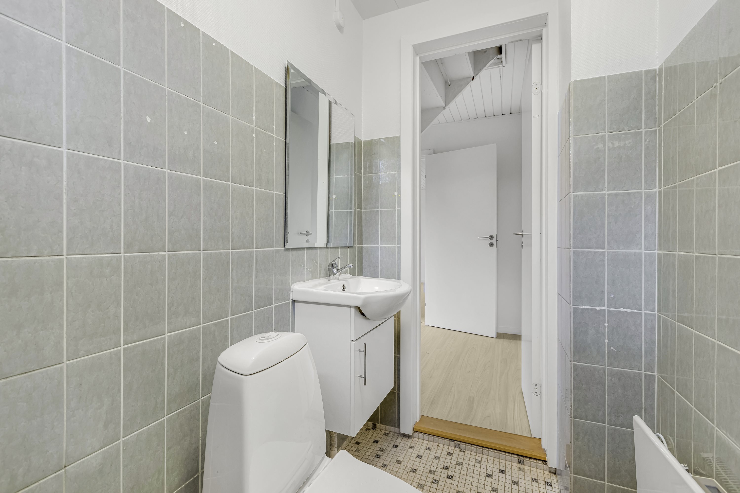 Fremhævet badeværelse billede i fuldskærmstilstand. Billede af Banevej 60, 4220 Korsør