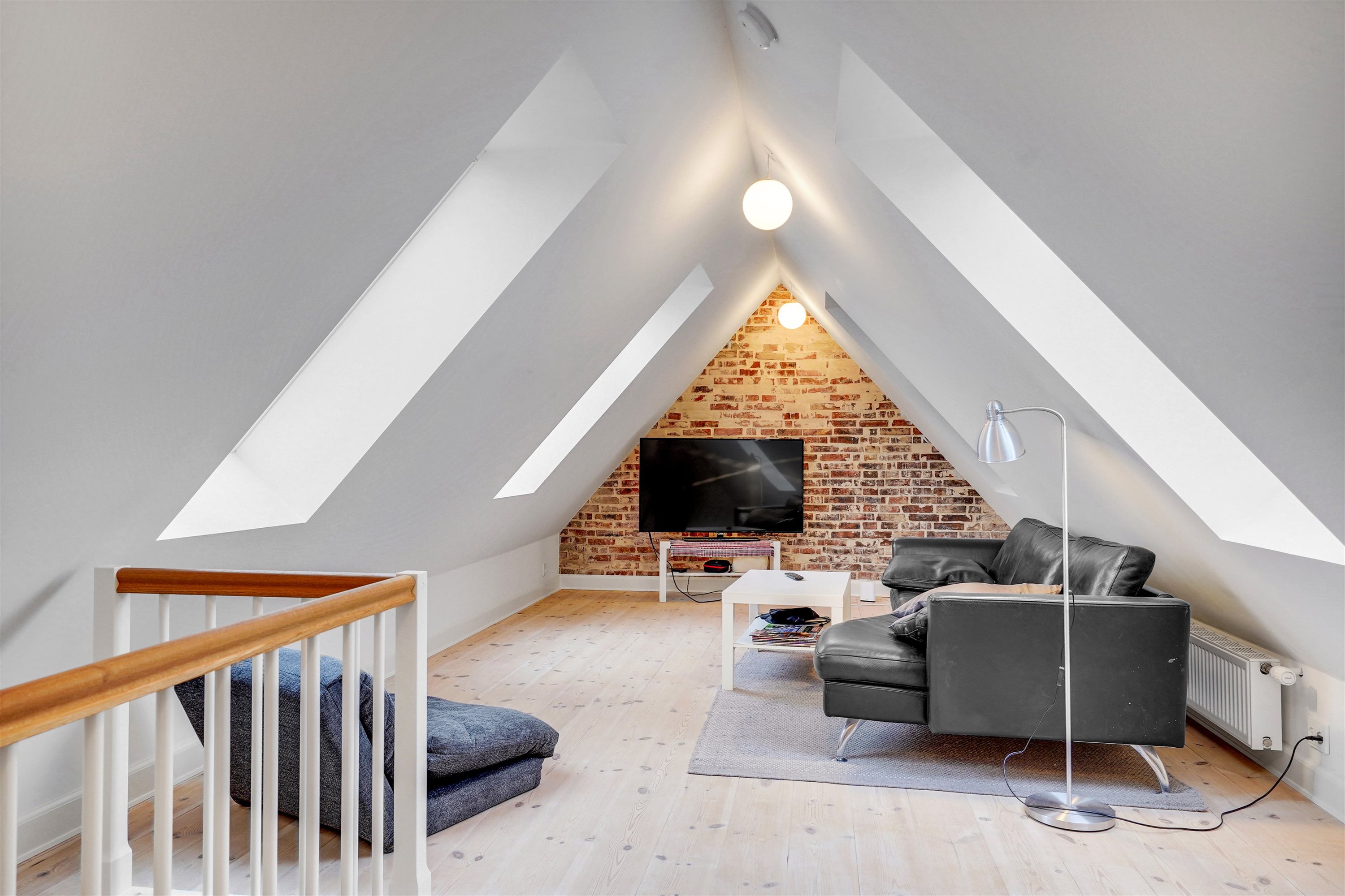 Fremhævet stue billede i fuldskærmstilstand. Billede af Østergade 61, 2., 6700 Esbjerg