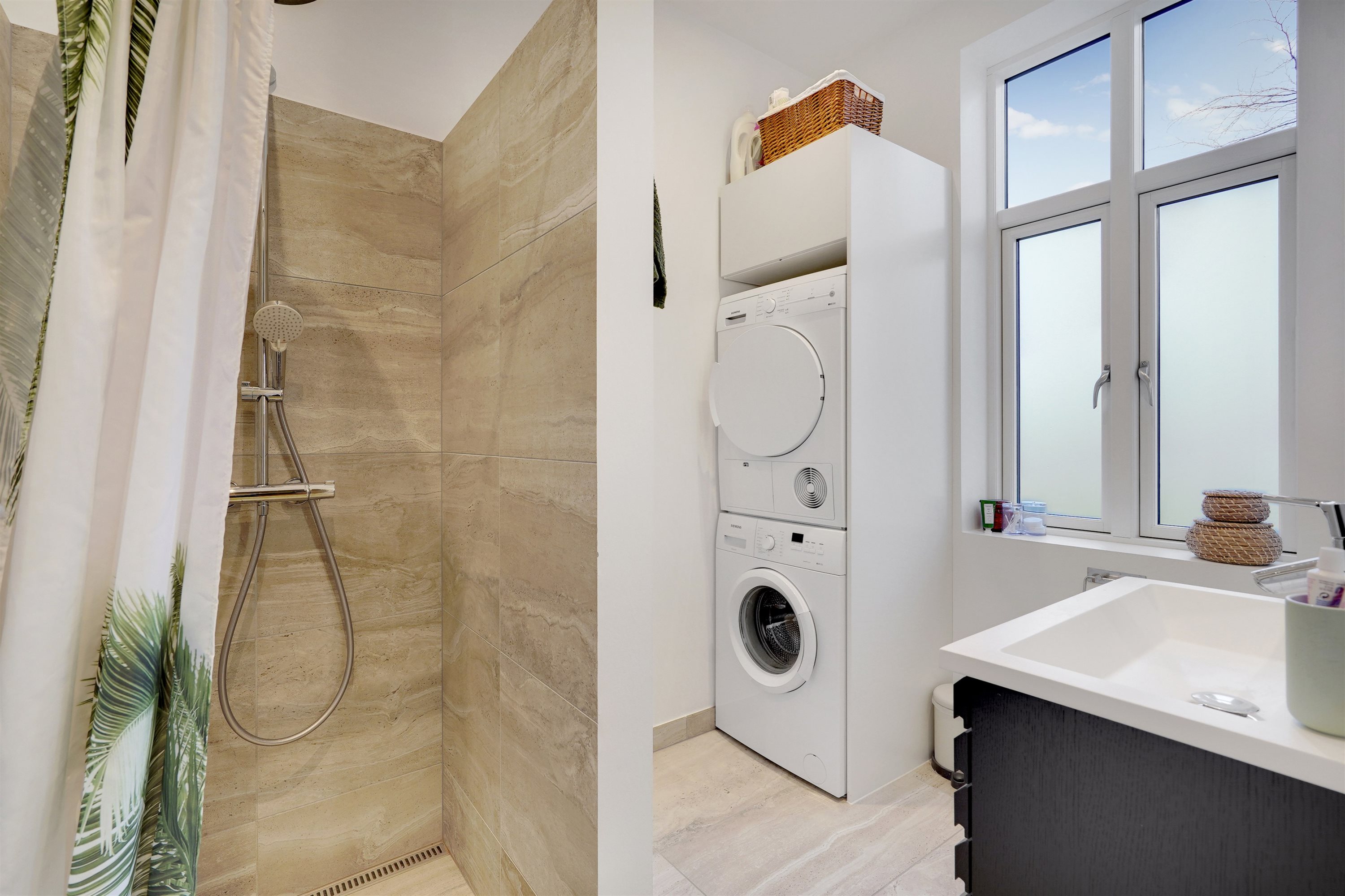 Fremhævet badeværelse billede i fuldskærmstilstand. Billede af Østergade 61, 1., 6700 Esbjerg