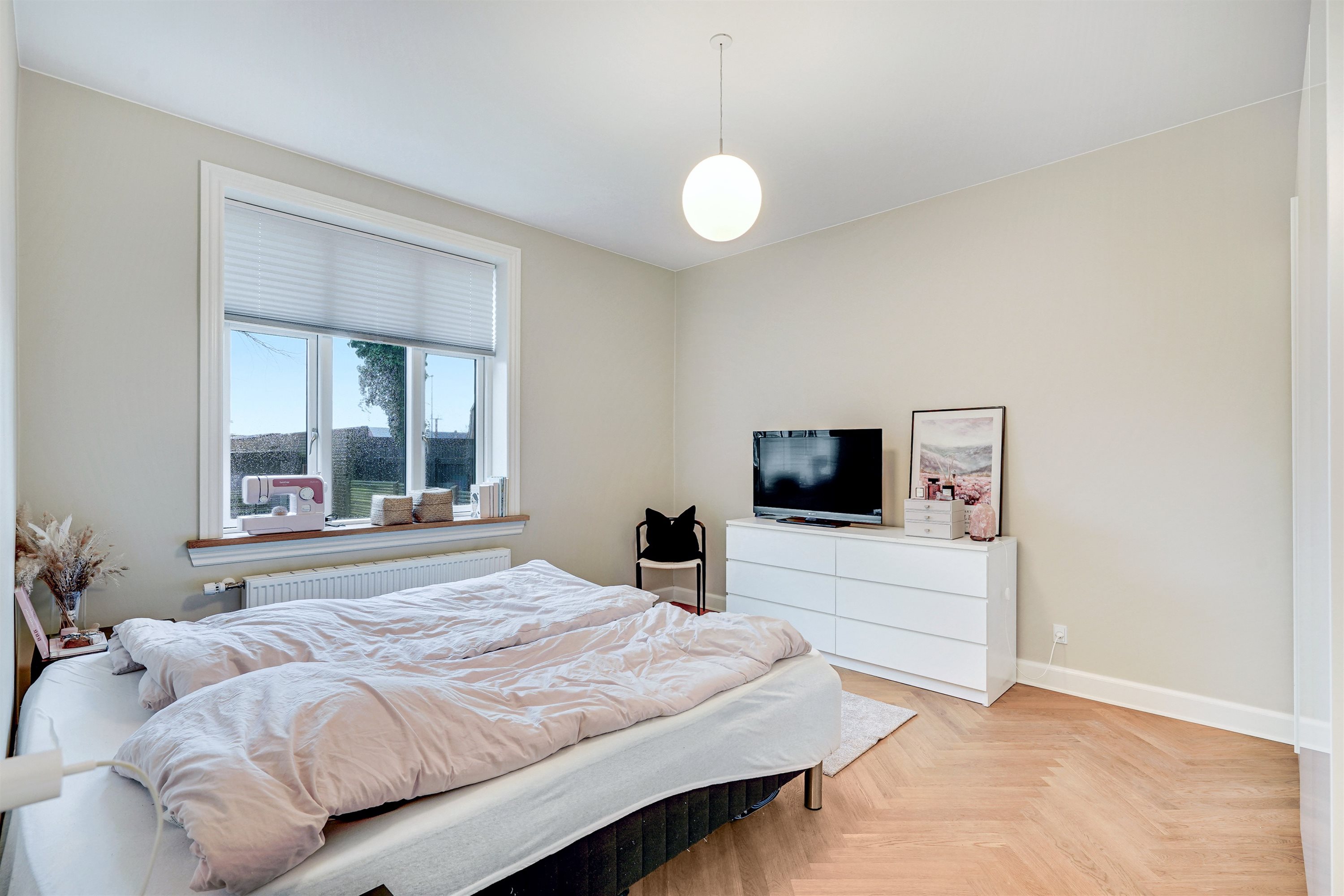 Fremhævet soveværelse billede i fuldskærmstilstand. Billede af Østergade 61, st.., 6700 Esbjerg