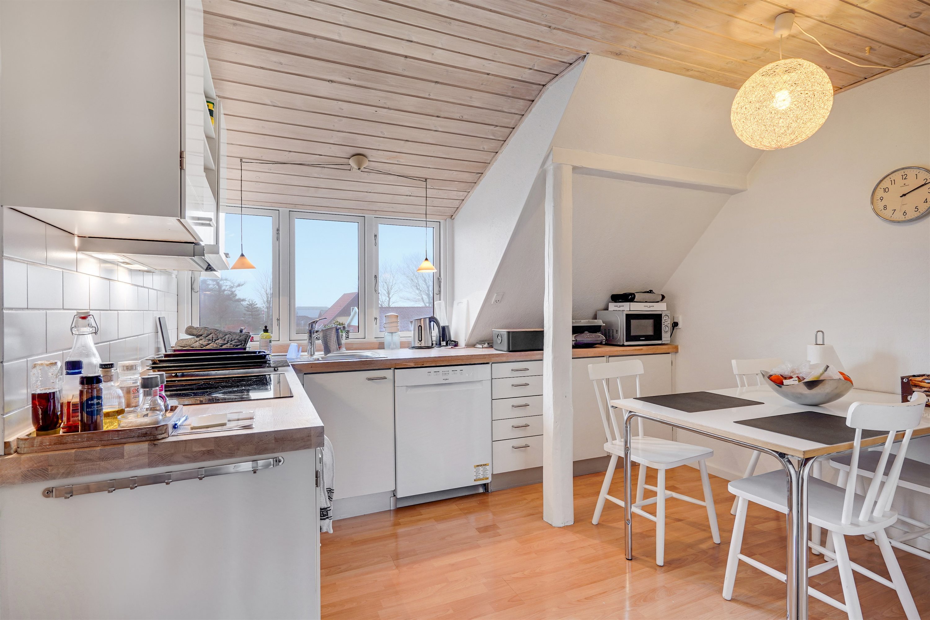 Fremhævet køkken billede i fuldskærmstilstand. Billede af Tjæreborg Stationsvej 17, 6731 Tjæreborg