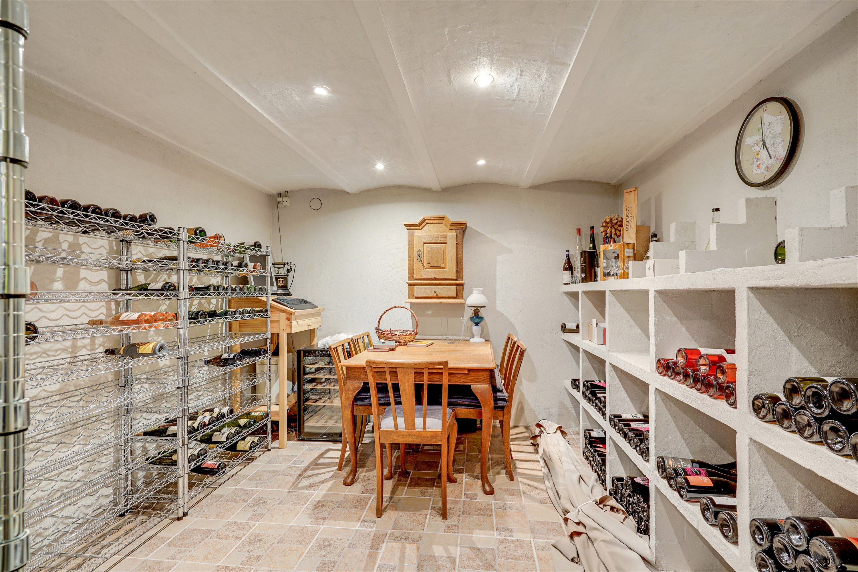 Fremhævet vinkælder billede i fuldskærmstilstand. Billede af Tjæreborg Stationsvej 17, 6731 Tjæreborg