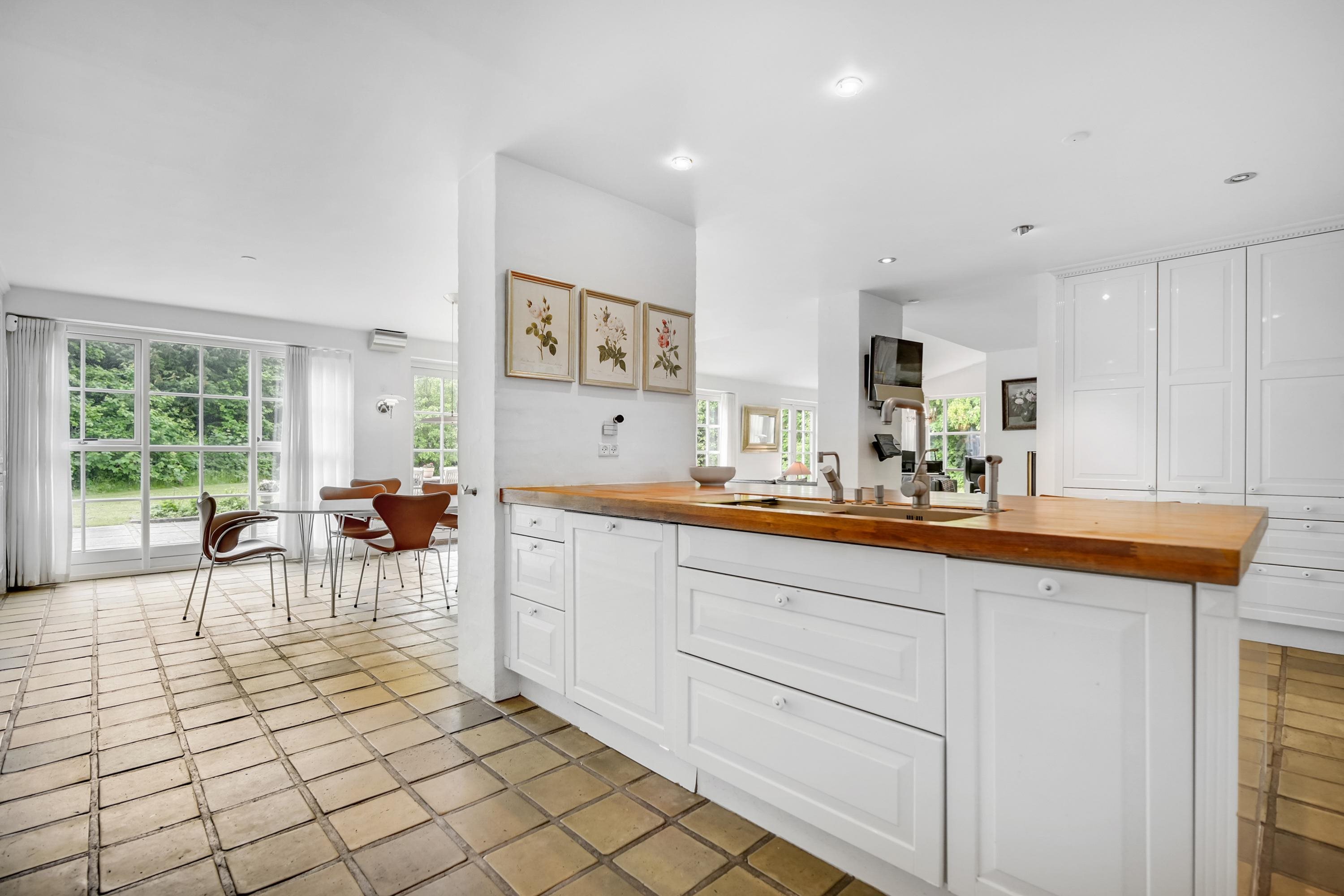 Fremhævet køkken billede i fuldskærmstilstand. Billede af Banetoften 10, 8530 Hjortshøj