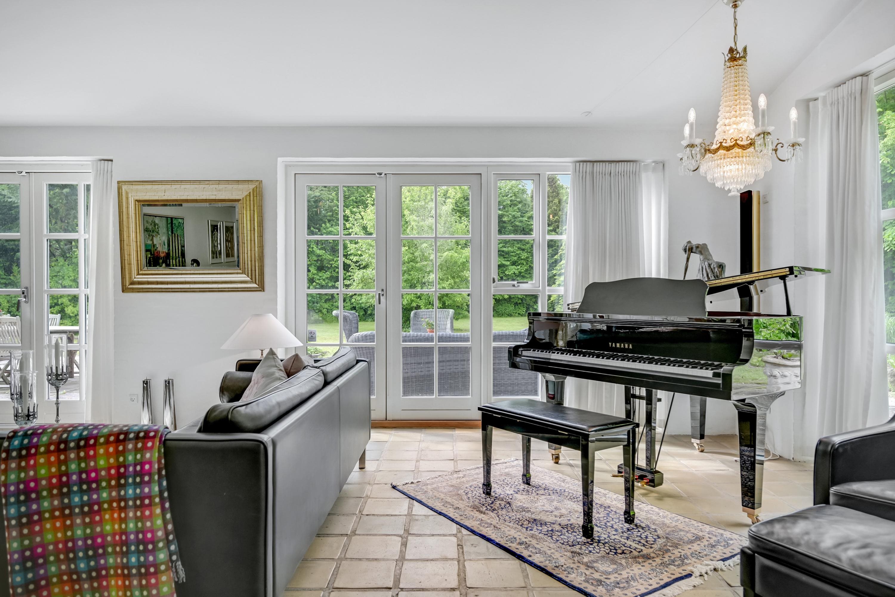 Fremhævet stue billede i fuldskærmstilstand. Billede af Banetoften 10, 8530 Hjortshøj