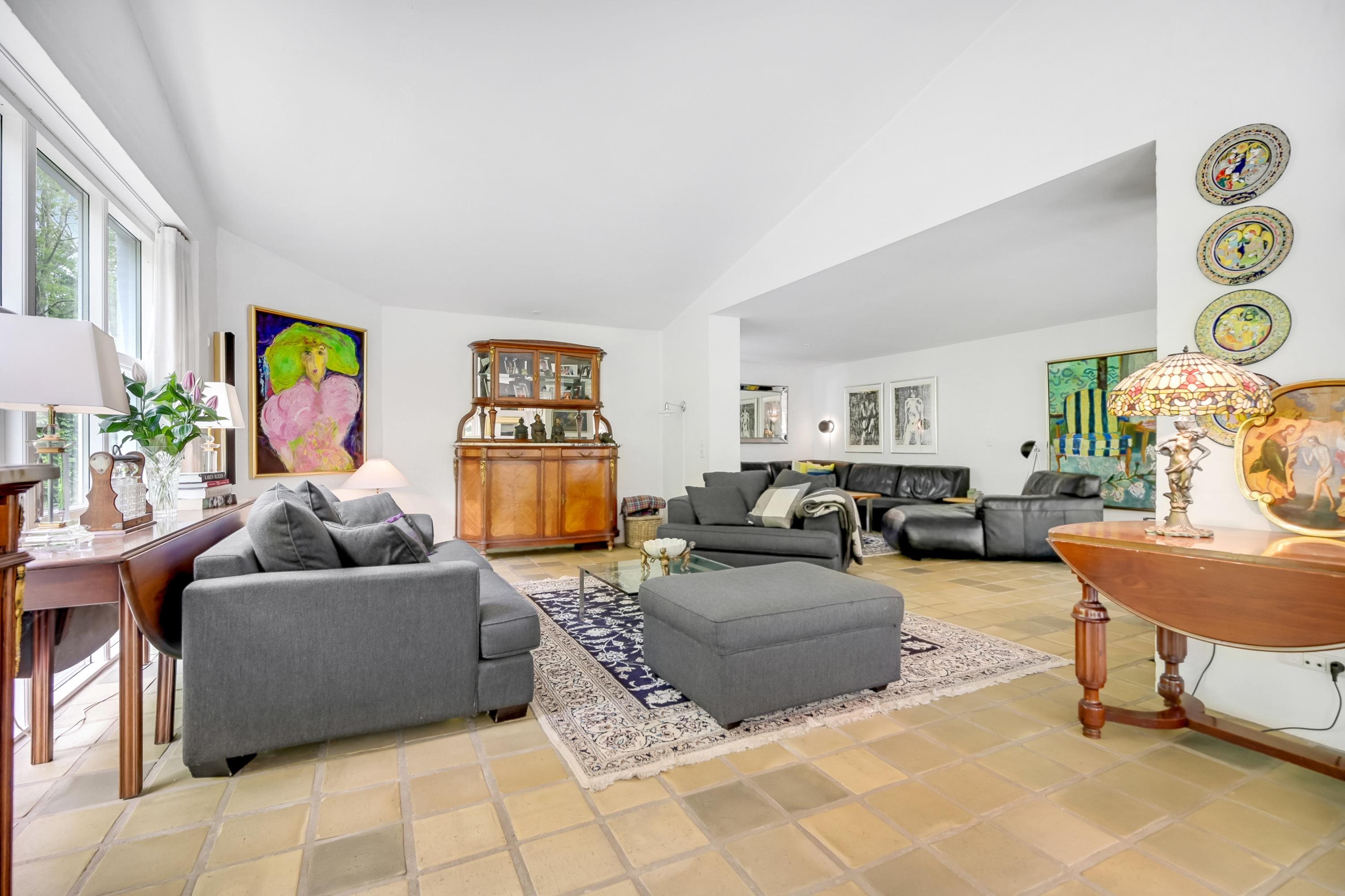 Fremhævet stue billede i fuldskærmstilstand. Billede af Banetoften 10, 8530 Hjortshøj