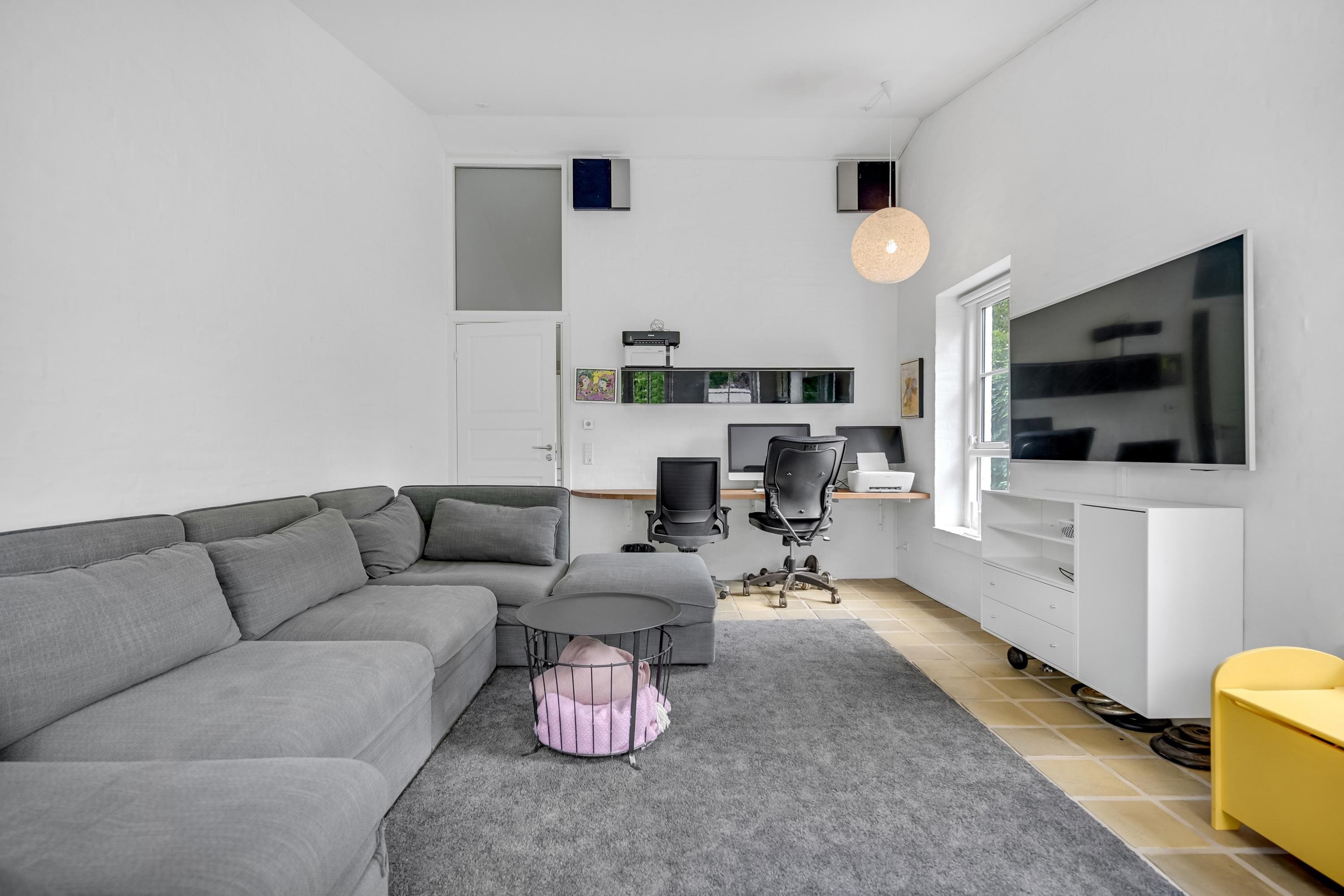 Fremhævet stue billede i fuldskærmstilstand. Billede af Banetoften 10, 8530 Hjortshøj