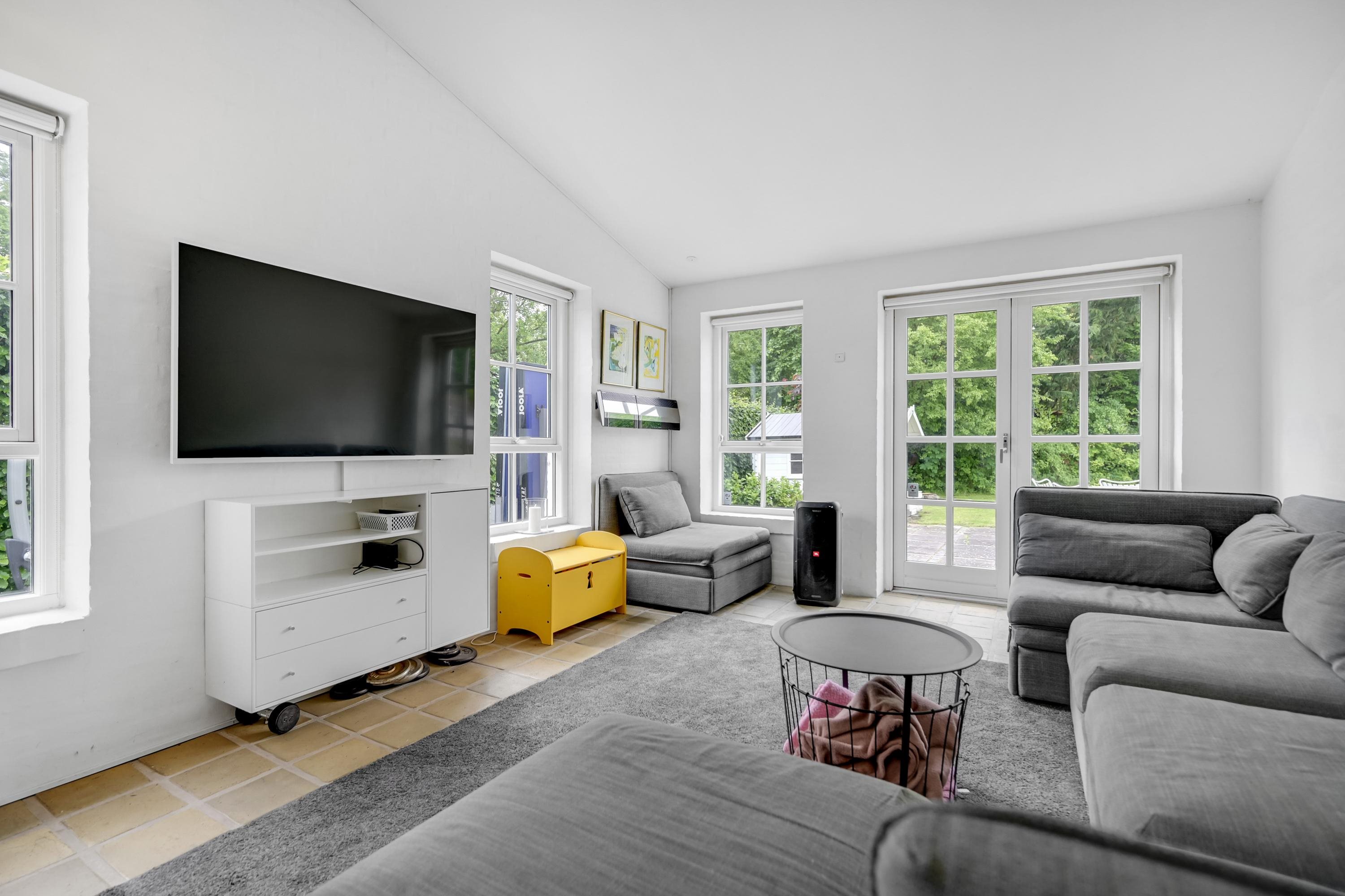 Fremhævet stue billede i fuldskærmstilstand. Billede af Banetoften 10, 8530 Hjortshøj