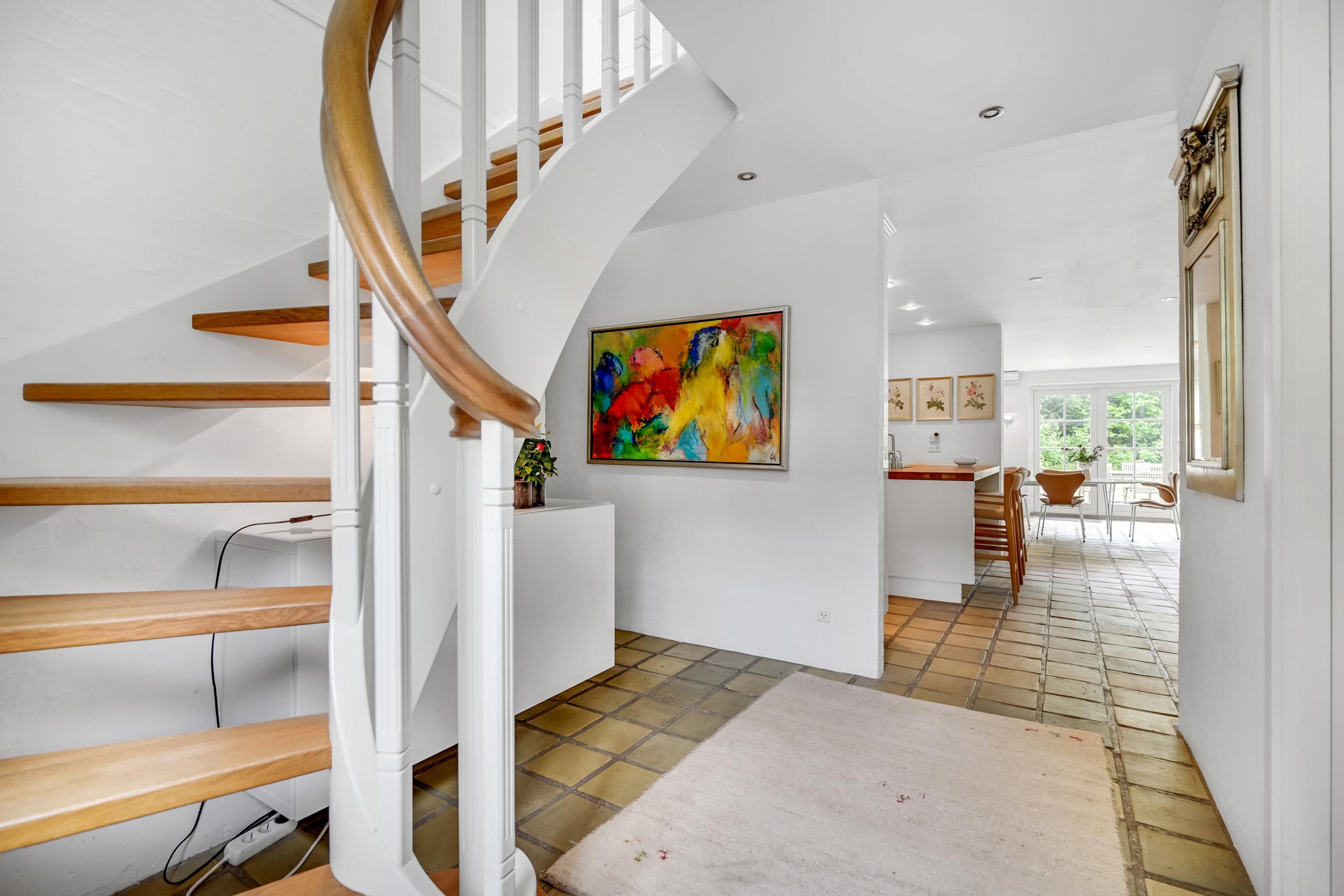 Fremhævet gang billede i fuldskærmstilstand. Billede af Banetoften 10, 8530 Hjortshøj