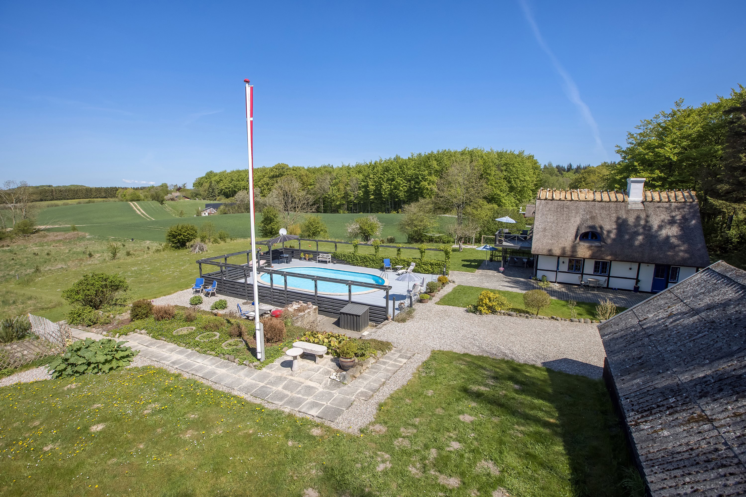 Fremhævet have billede i fuldskærmstilstand. Billede af Svalmstrupvej 7, Svalmstrup, 4174 Jystrup Midtsj