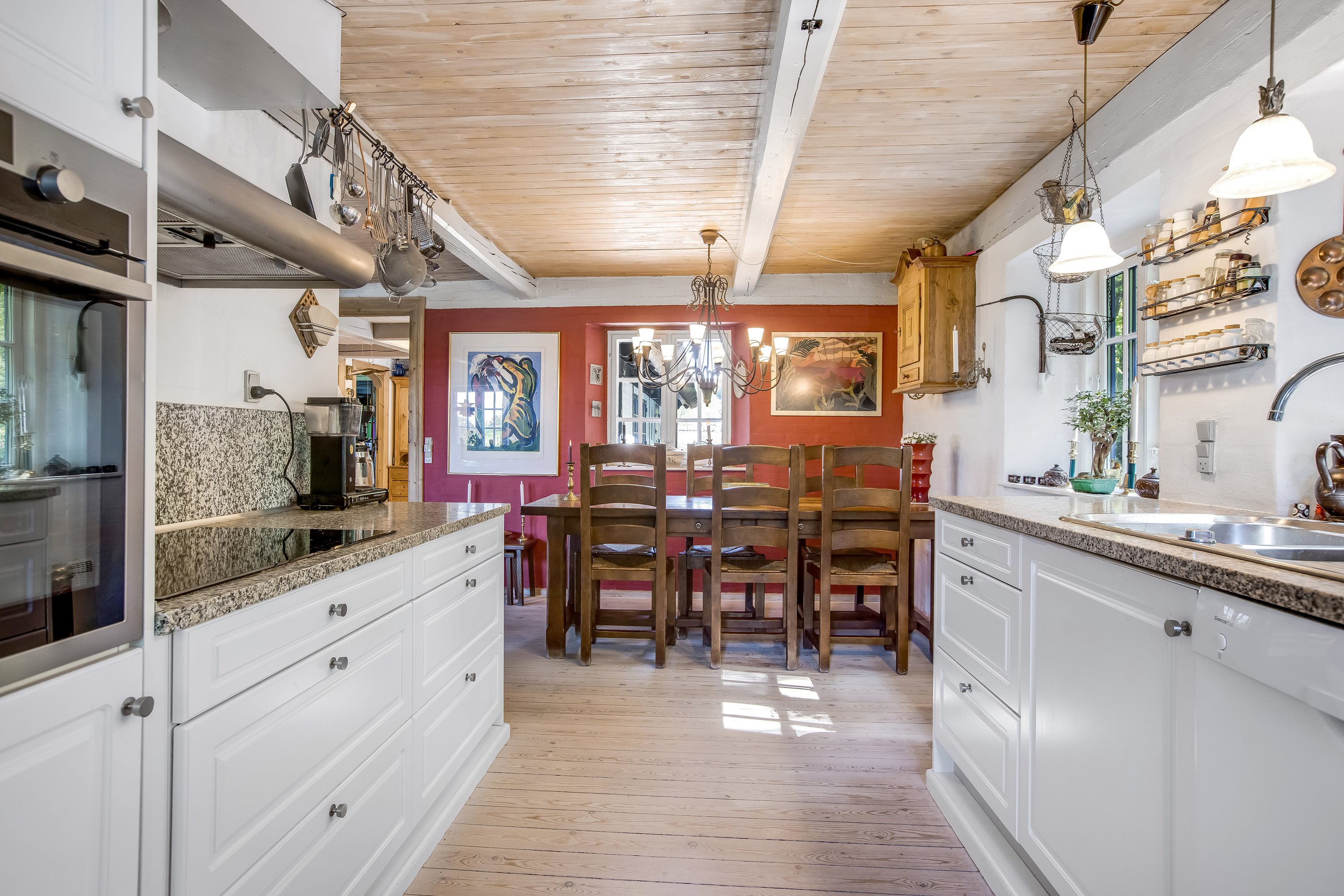 Fremhævet køkken billede i fuldskærmstilstand. Billede af Svalmstrupvej 7, Svalmstrup, 4174 Jystrup Midtsj