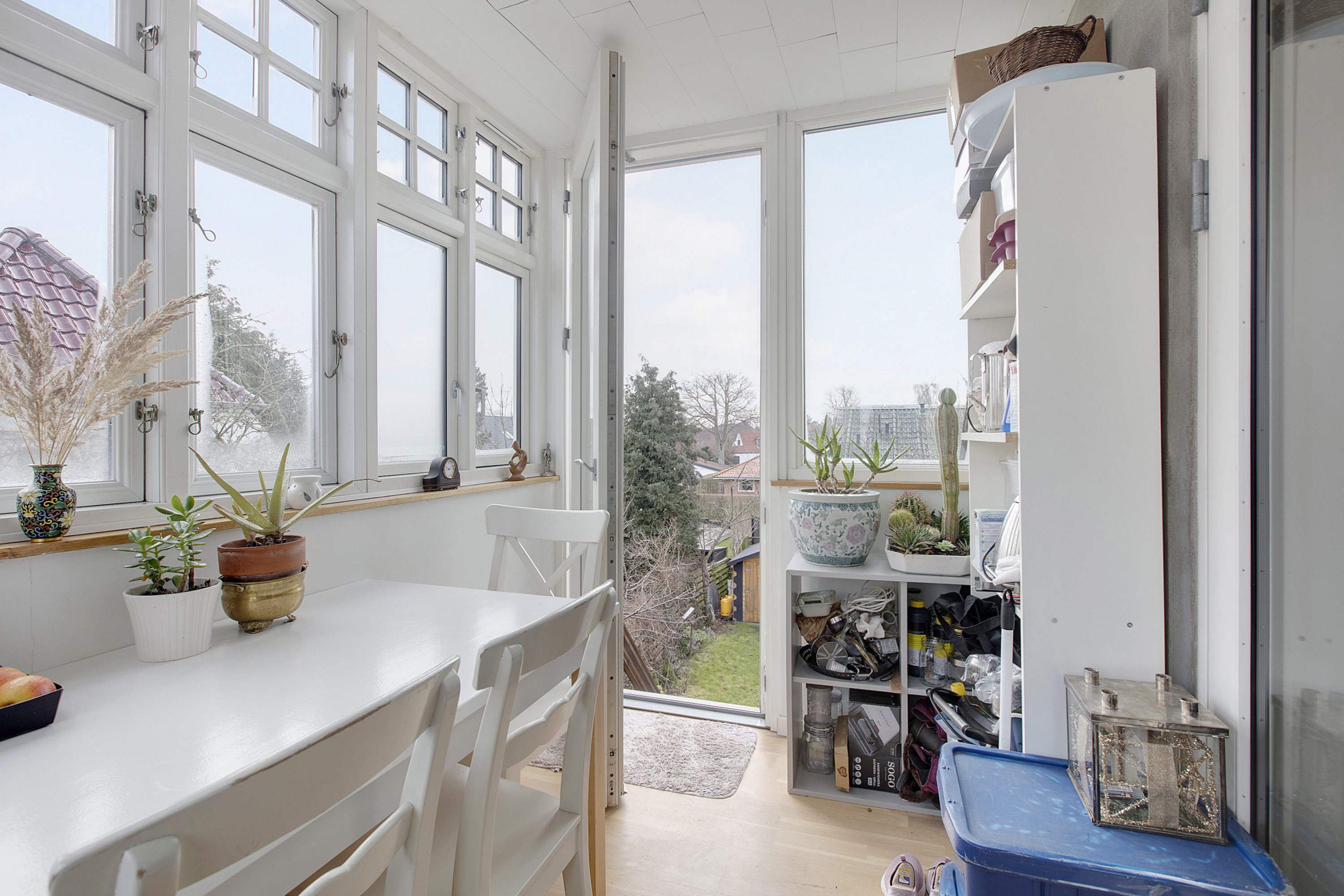 Fremhævet udestue billede i fuldskærmstilstand. Billede af Islevhusvej 69A, 1., 2700 Brønshøj