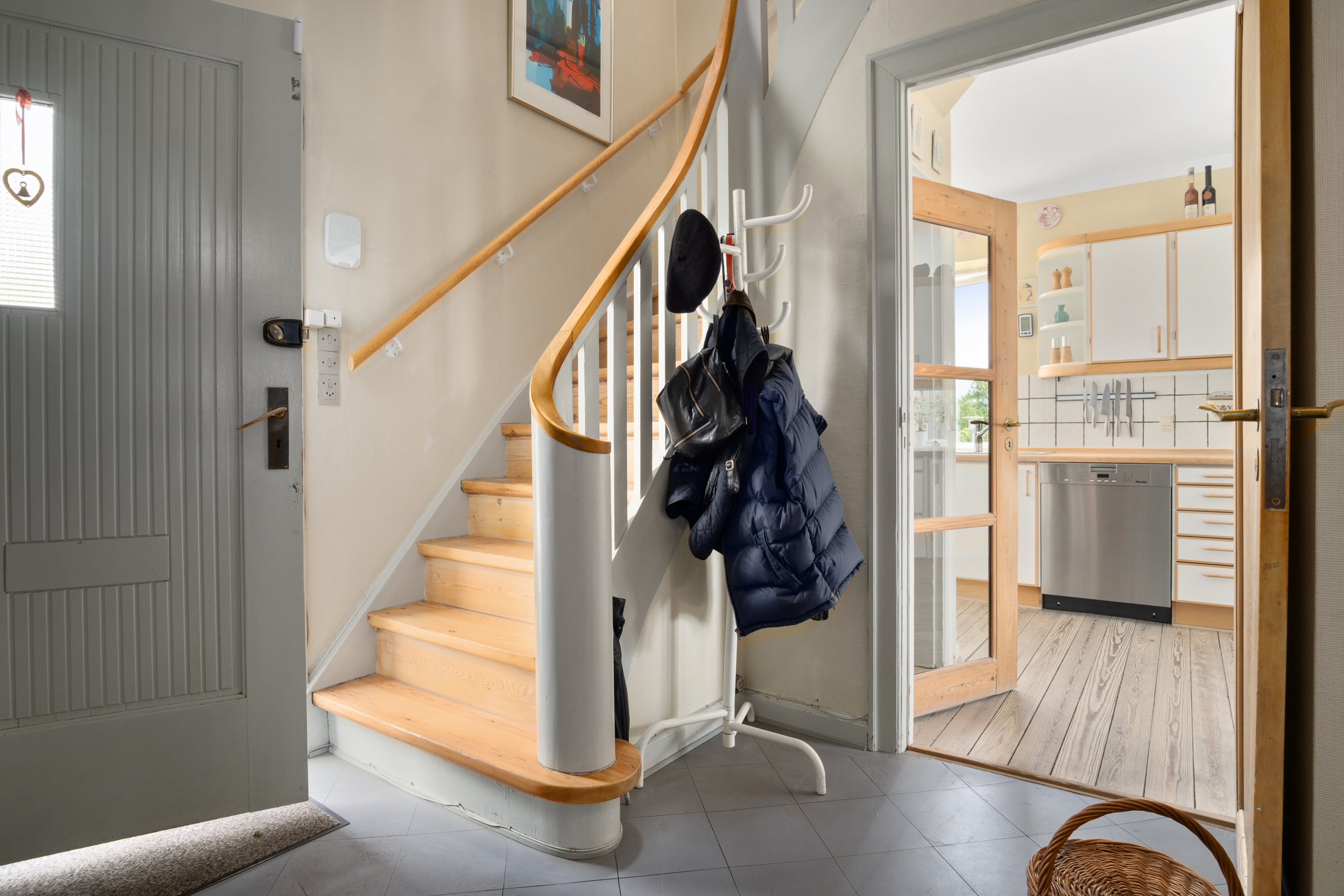 Fremhævet trappe billede i fuldskærmstilstand. Billede af Kærvænget 2, 8800 Viborg